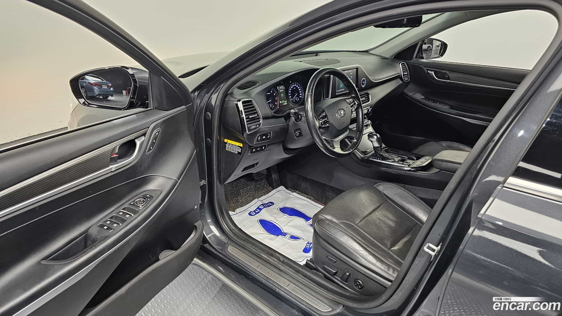 Grandeur Hyundai 2016.11-INNER-010