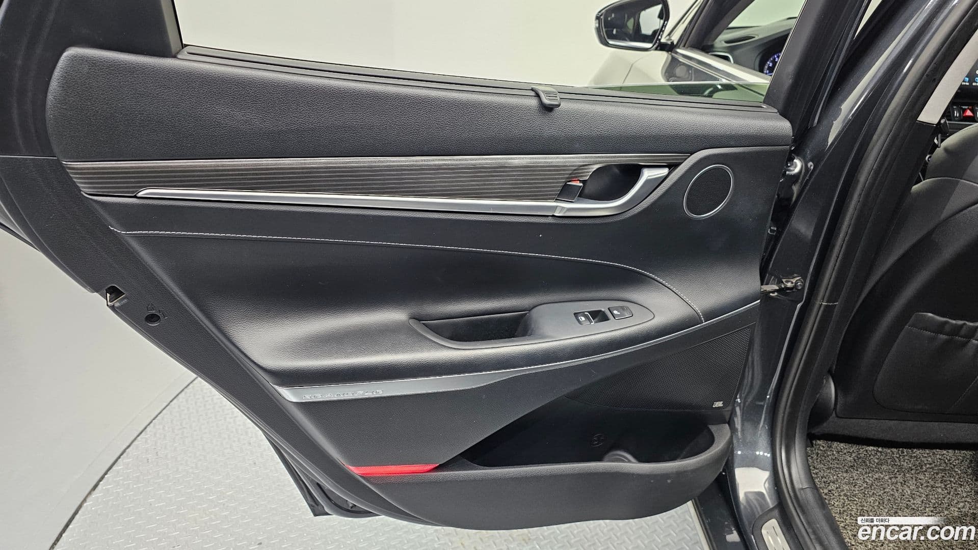 Main__Slider__Photo:Grandeur Hyundai 2016.11-24