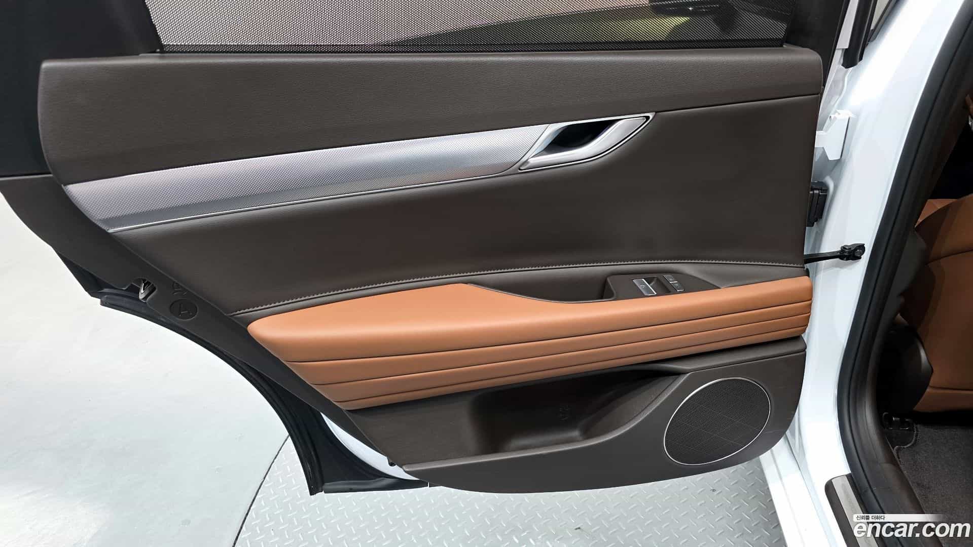 G80 Genesis 2023.3-INNER-035