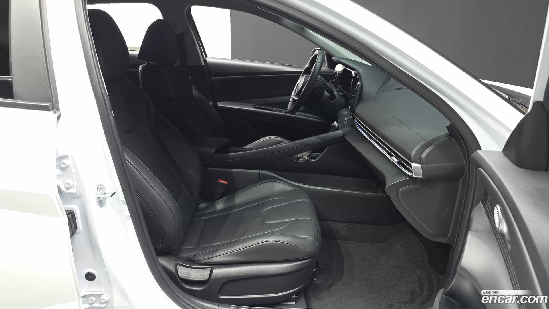 AVANTE Hyundai 2024.3-INNER-010