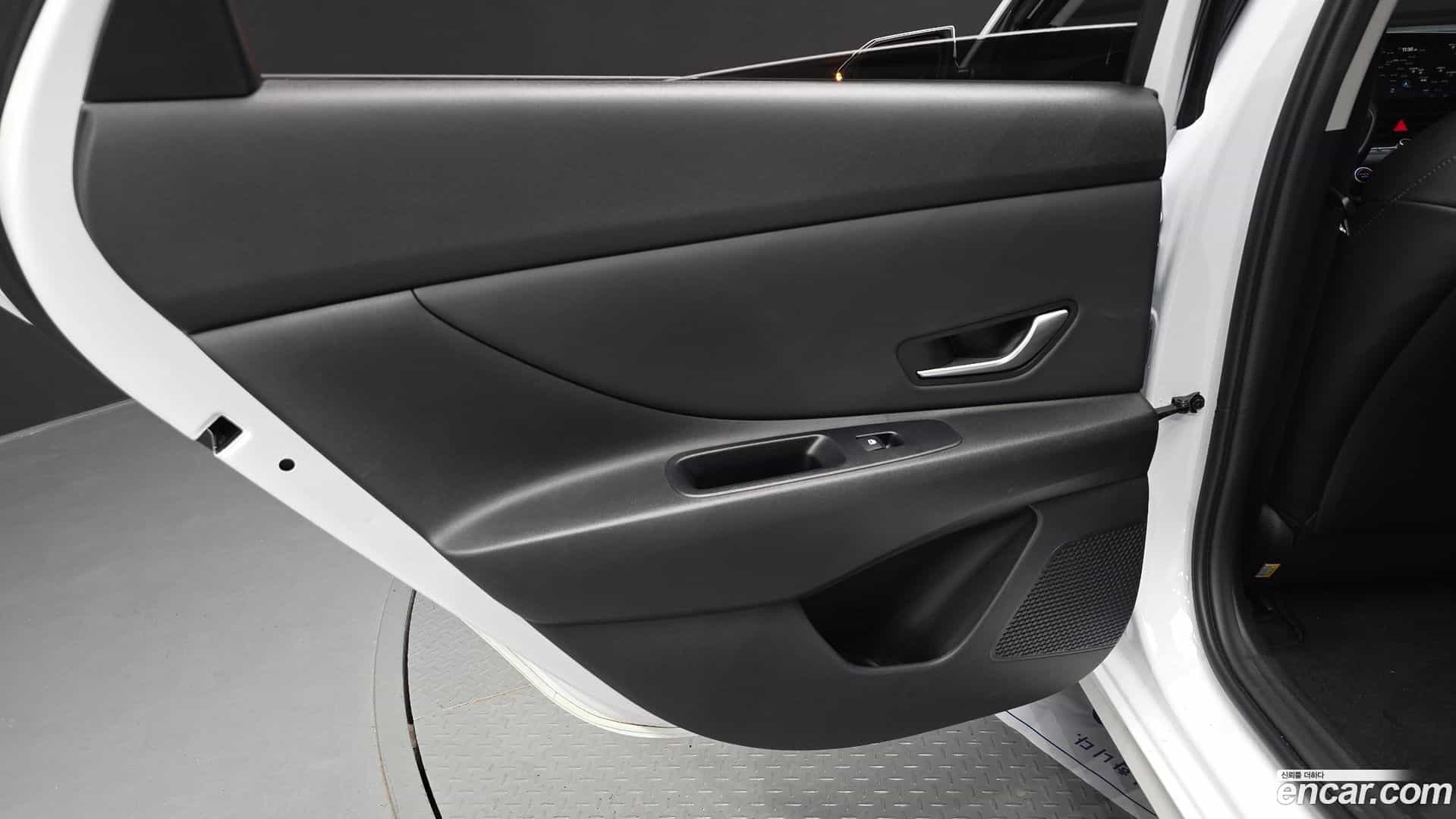 AVANTE Hyundai 2024.3-INNER-035
