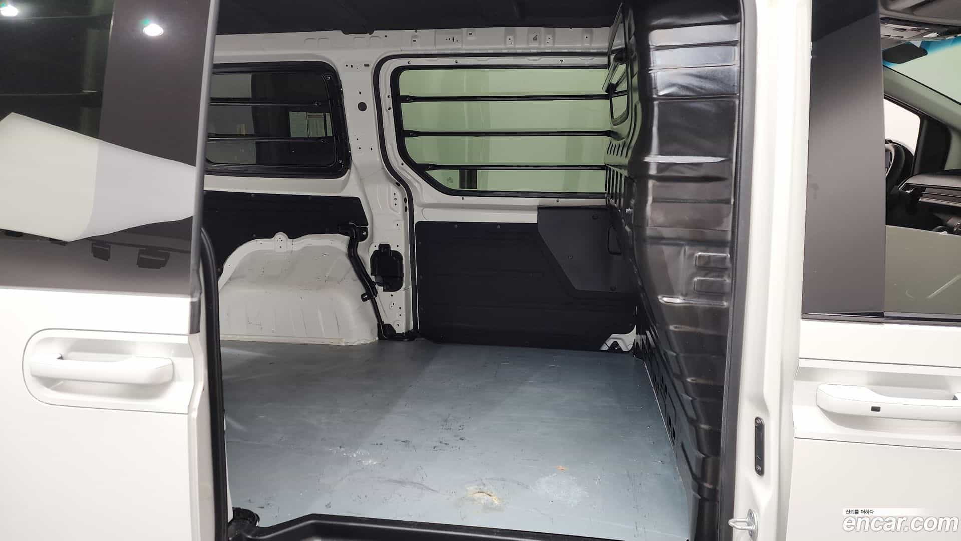 Staria Hyundai 2025.2-OPTION-015