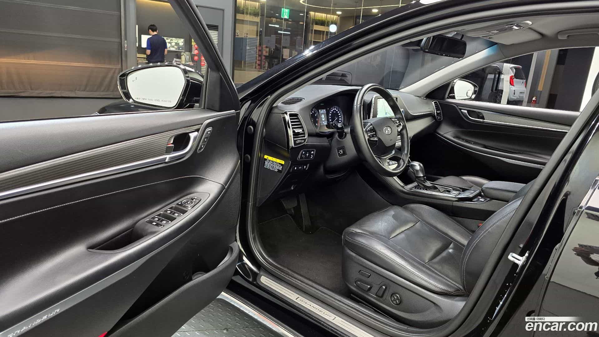 Grandeur Hyundai 2017.4-INNER-010