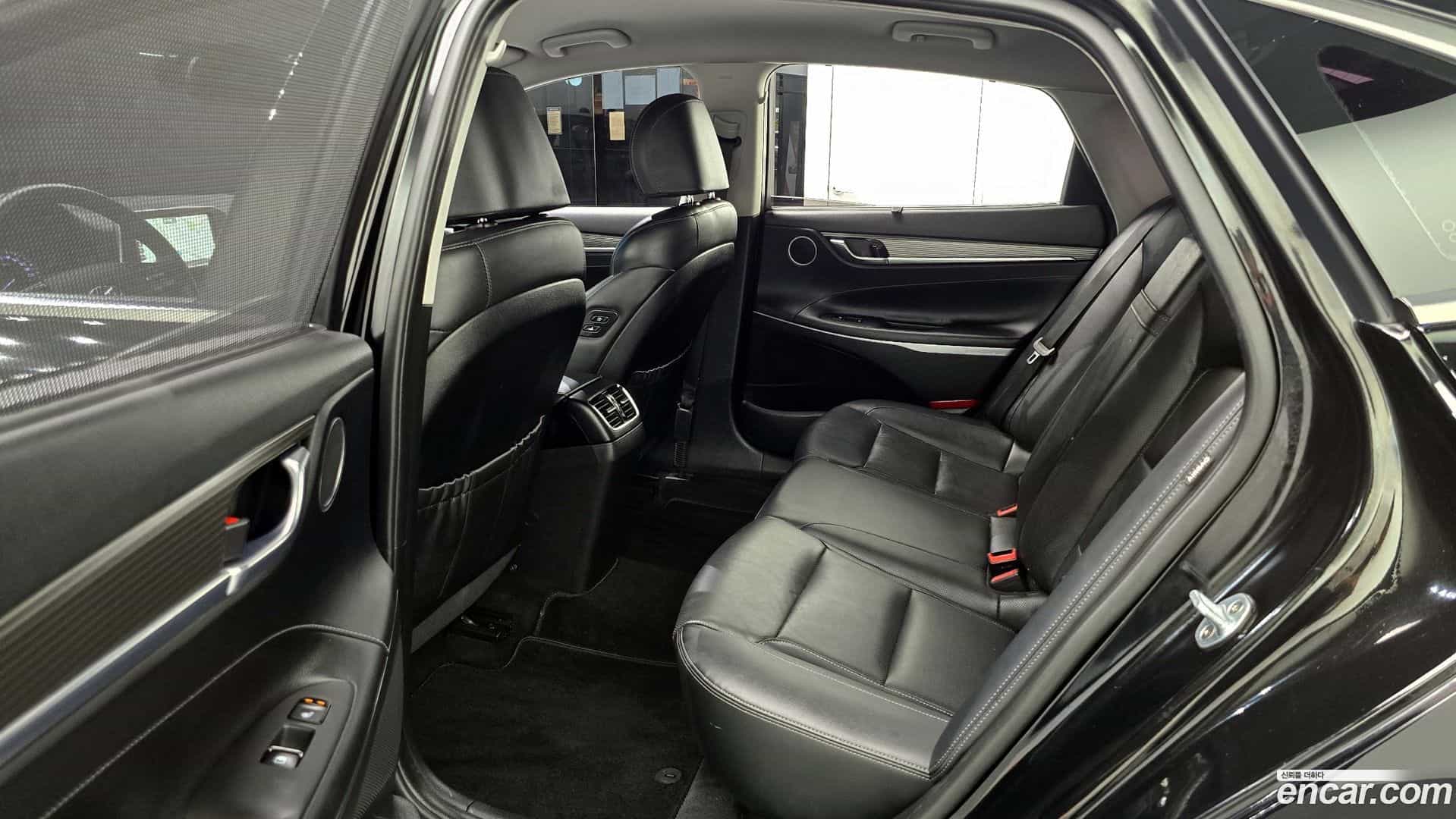 Grandeur Hyundai 2017.4-OPTION-015