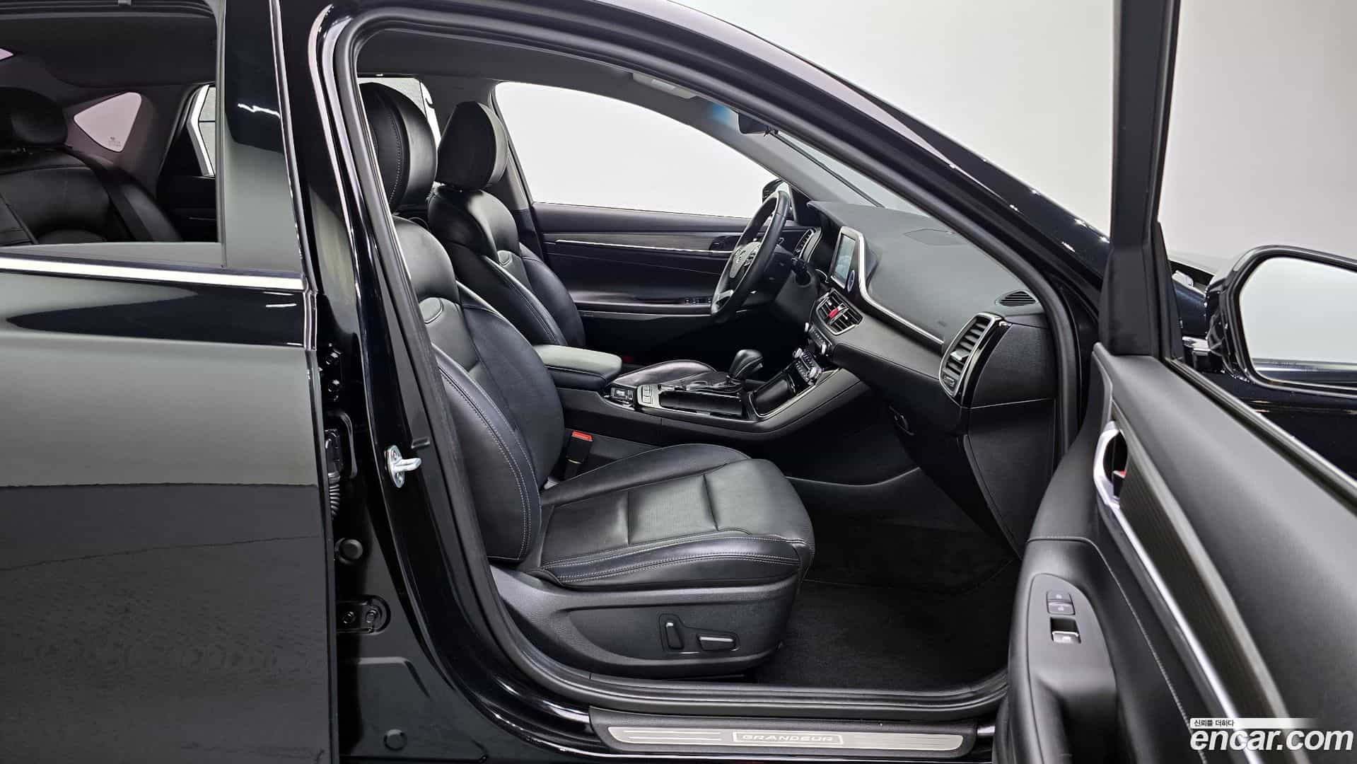 Grandeur Hyundai 2017.4-OPTION-016