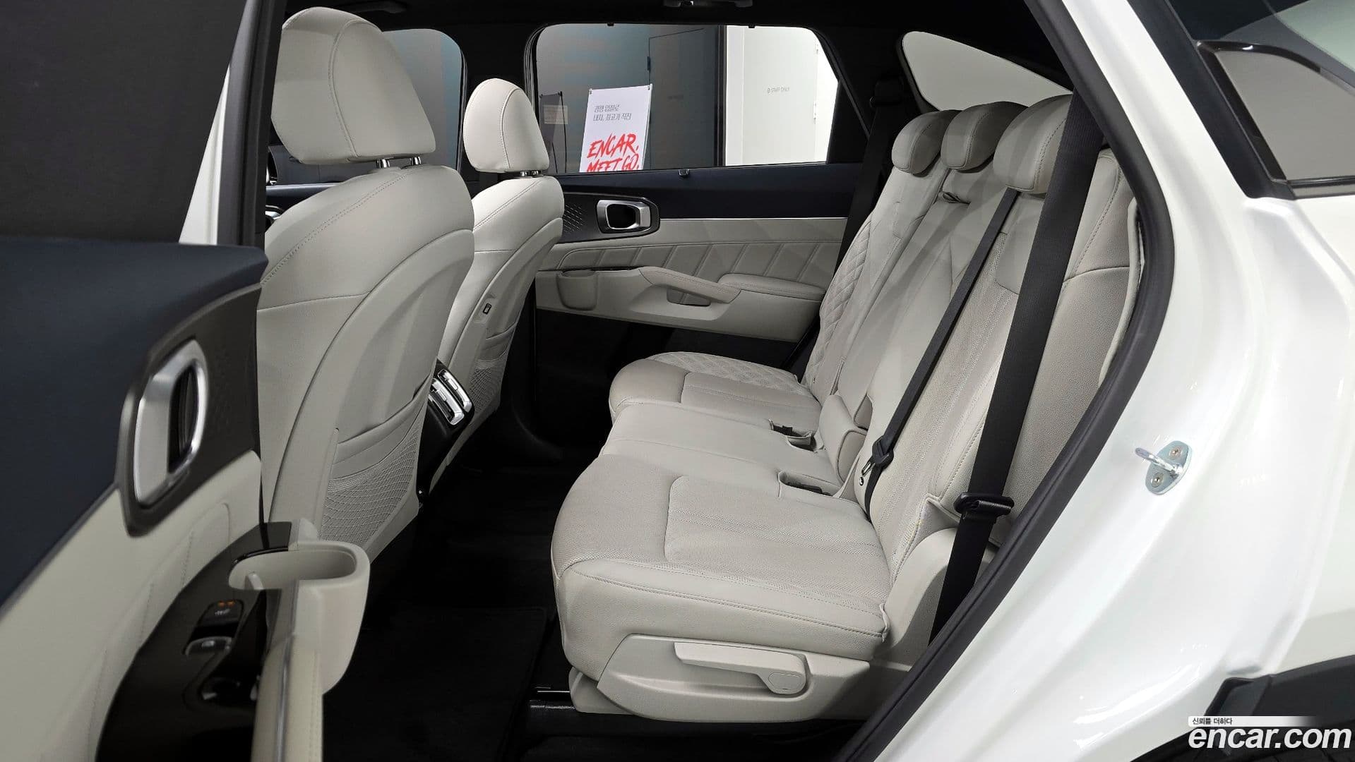 Main__Slider__Photo:Sorento Kia 2021.1-11