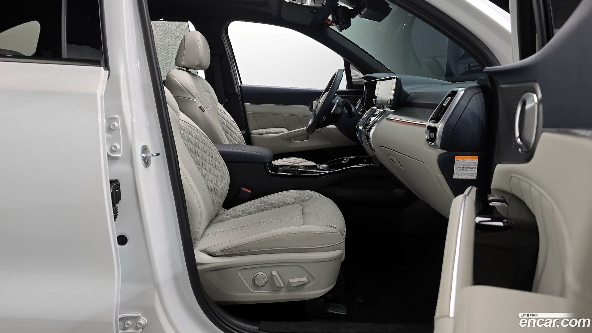 Main__Slider__Photo:Sorento Kia 2021.1-25