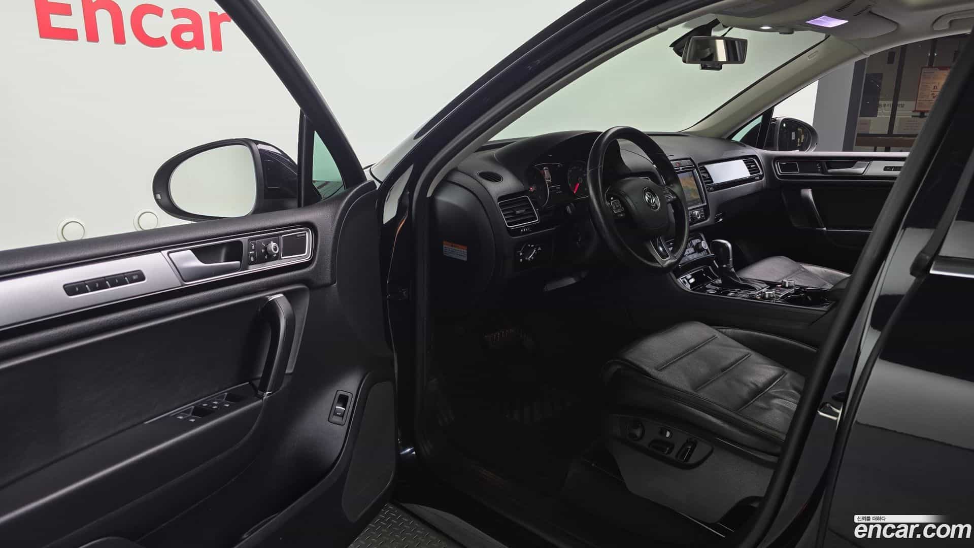 Touareg Volkswagen 2016.8-INNER-010