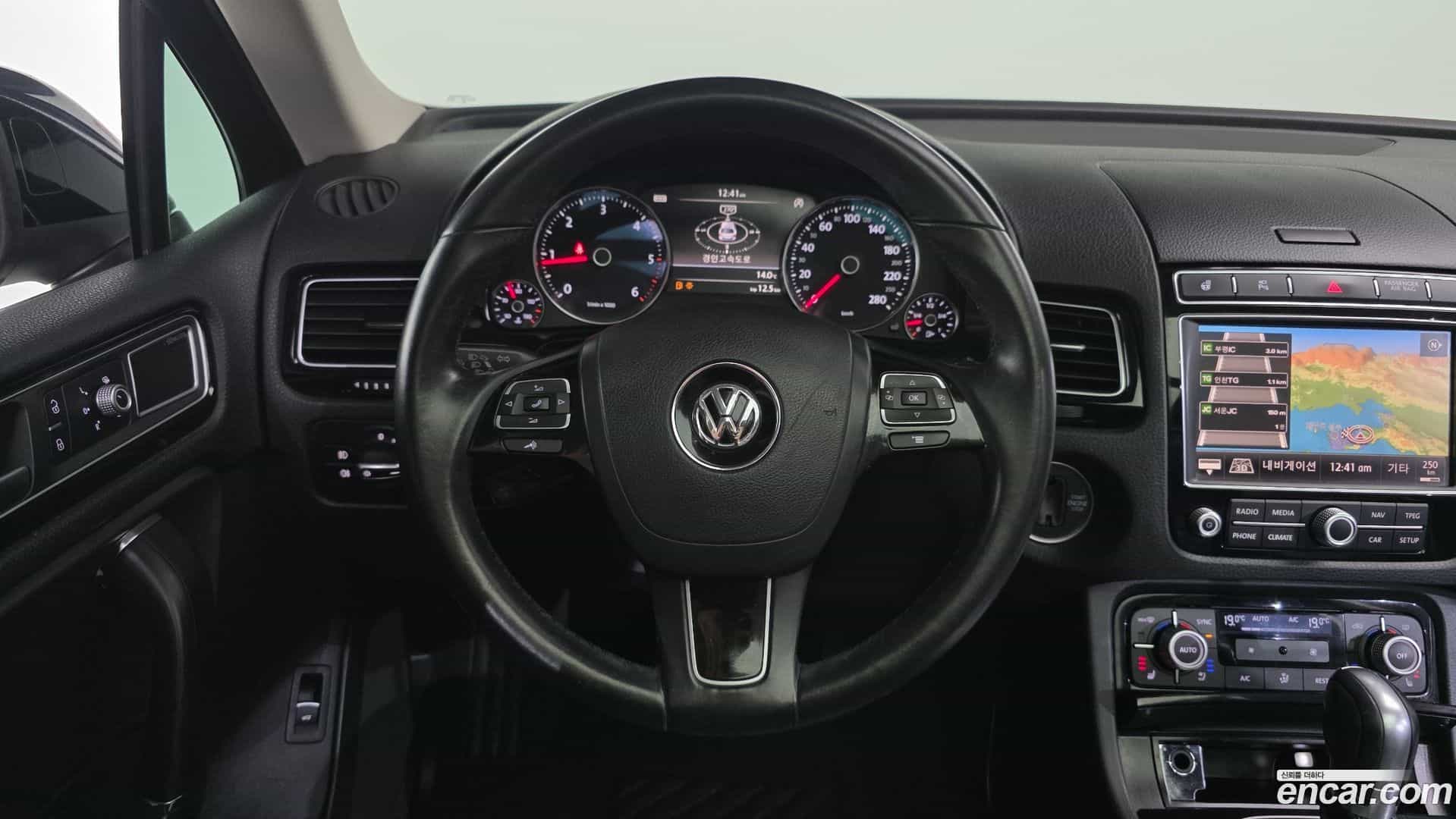 Touareg Volkswagen 2016.8-OPTION-017