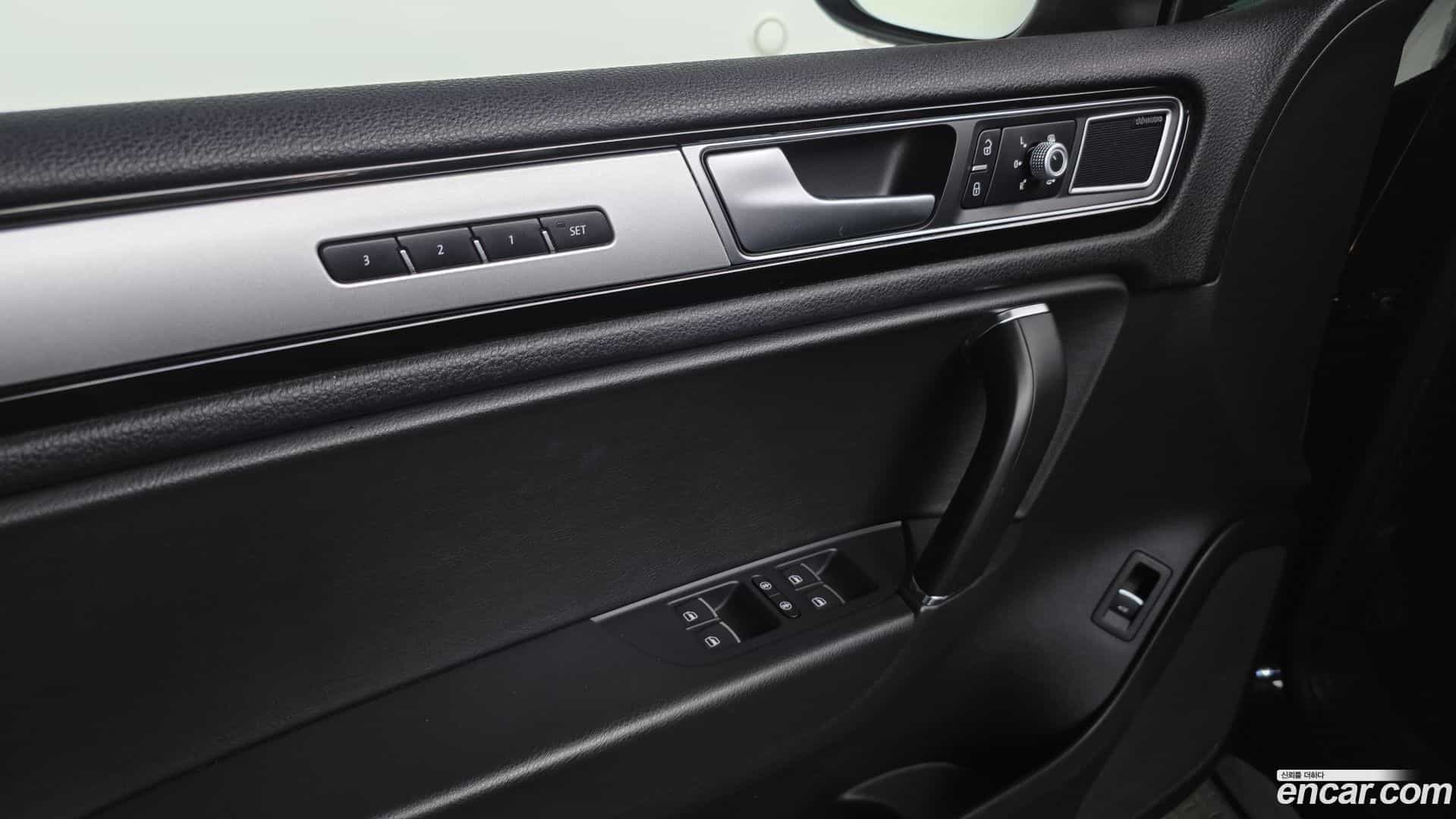 Touareg Volkswagen 2016.8-OPTION-022
