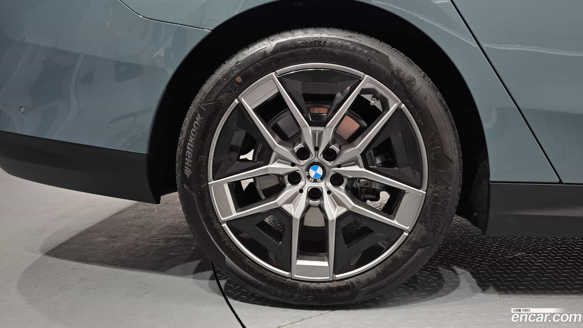 5-Series BMW 2025.10-OUTER-005