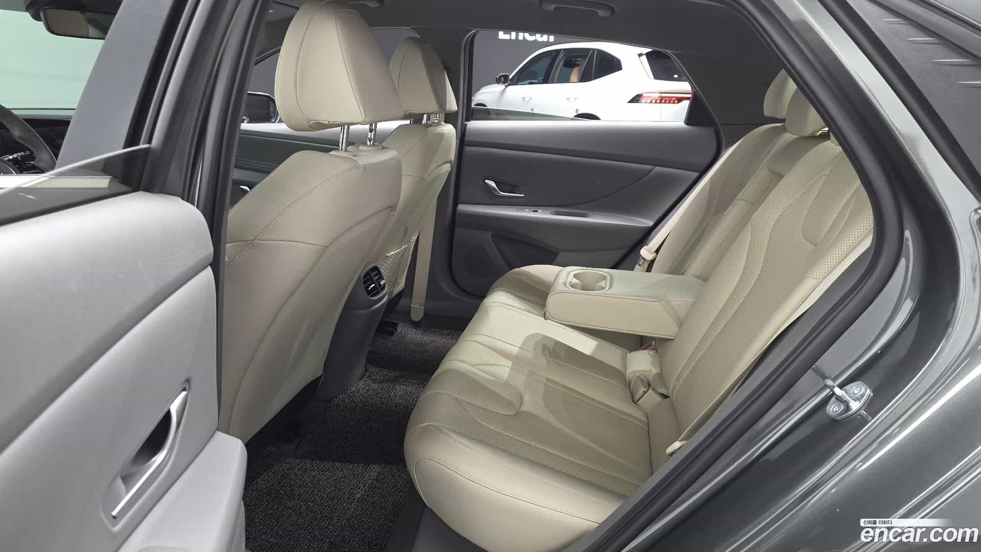 AVANTE Hyundai 2022.11-OPTION-016