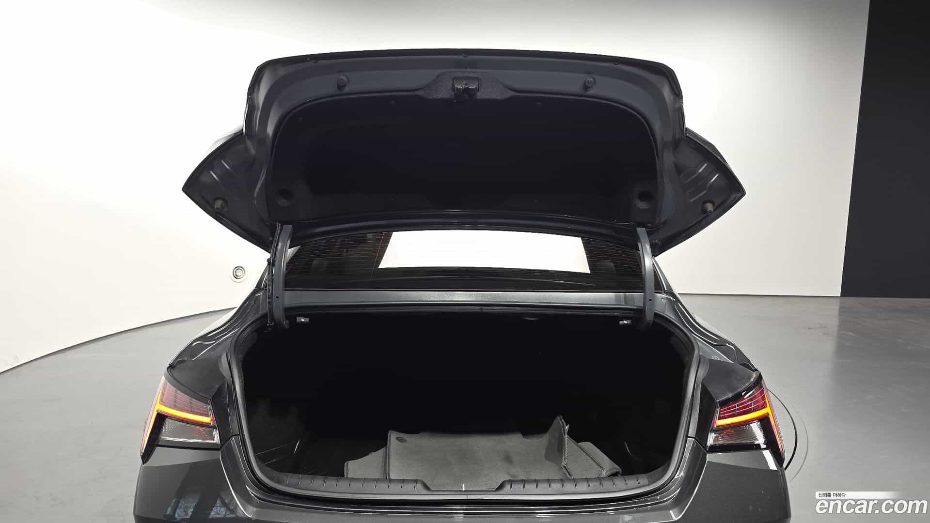 AVANTE Hyundai 2022.11-OPTION-024