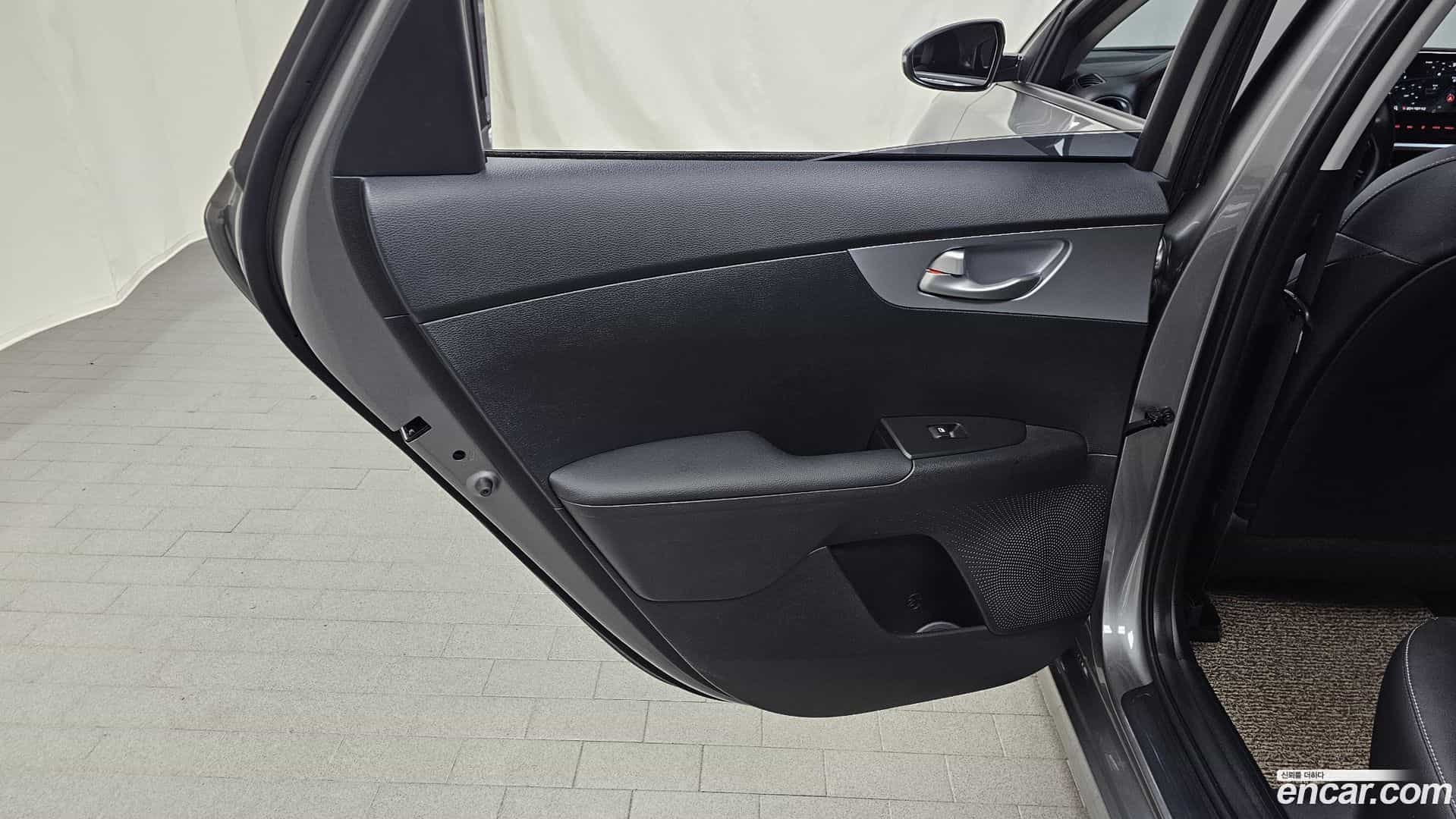 K3 Kia 2022.2-INNER-035