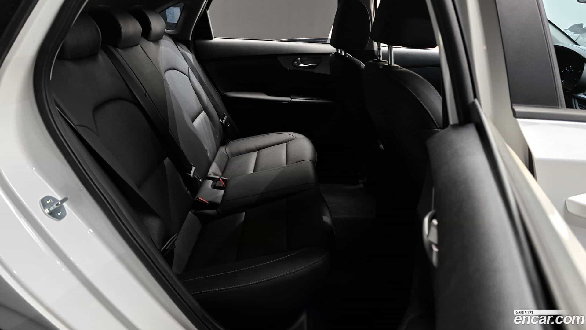 K3 Kia 2022.2-OPTION-015