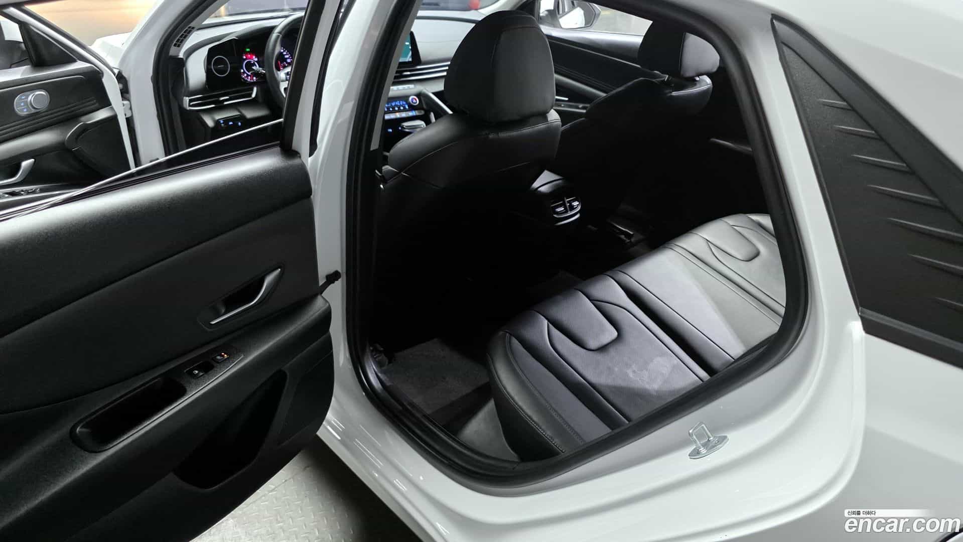AVANTE Hyundai 2022.3-OPTION-015