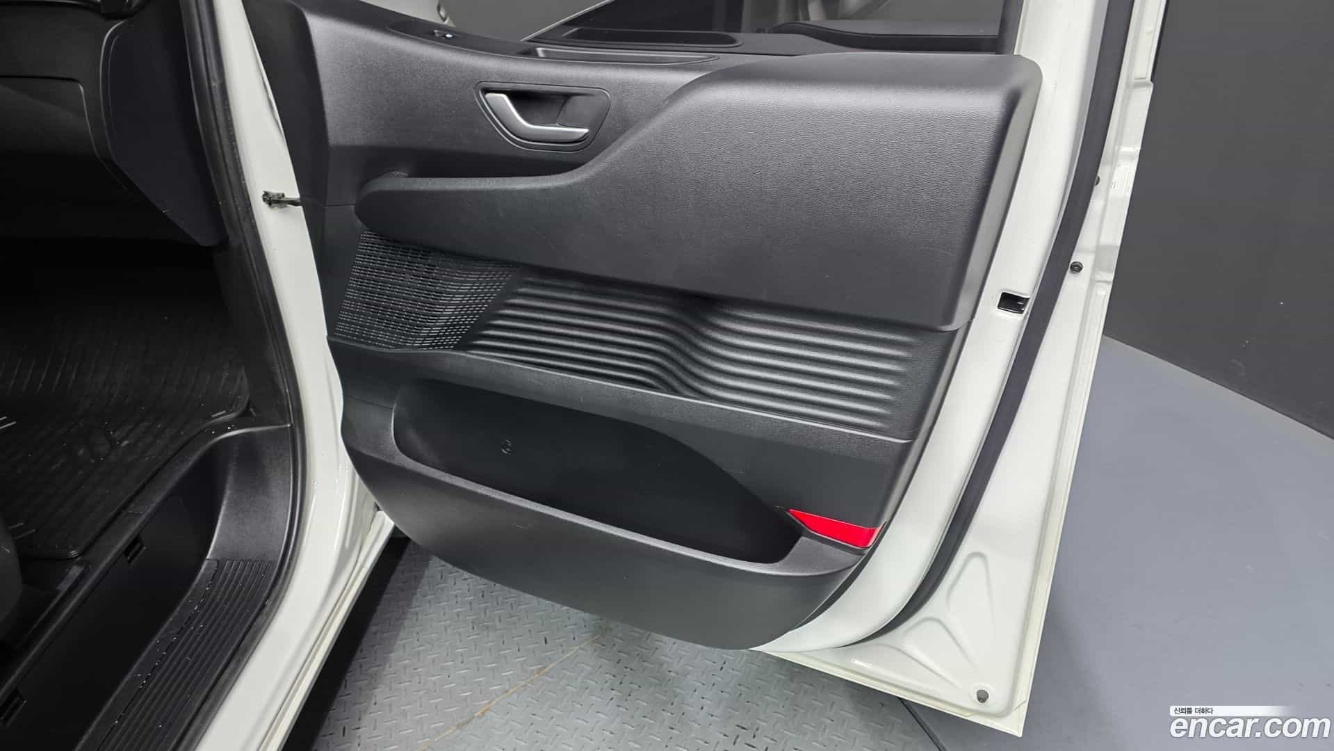 Staria Hyundai 2024.10-INNER-035