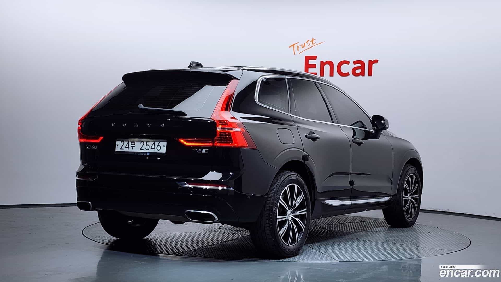 XC60 Volvo 2018.8-OUTER-002