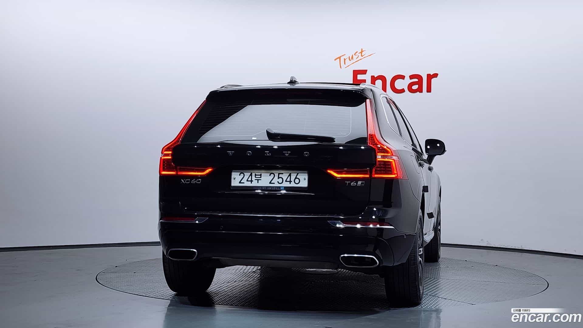 XC60 Volvo 2018.8-OUTER-004