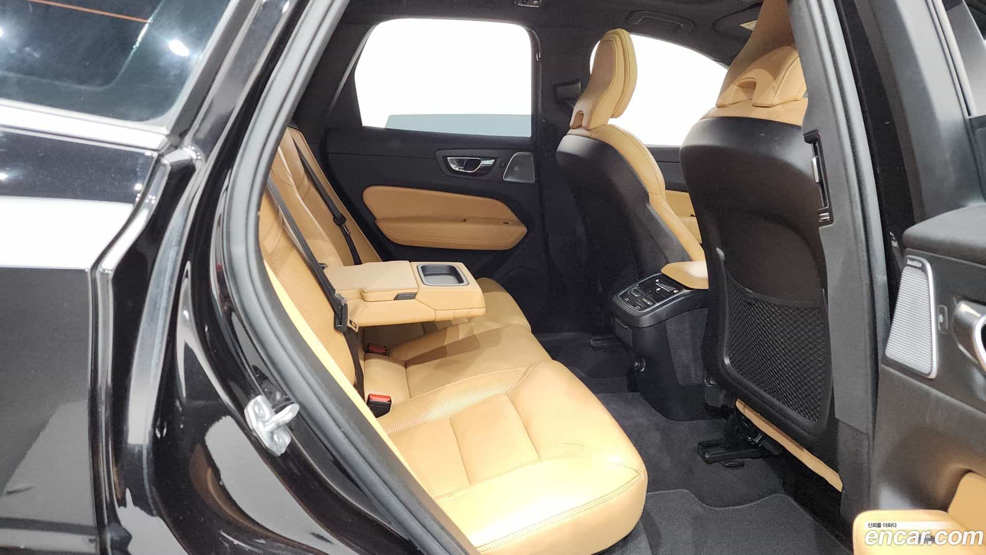 XC60 Volvo 2018.8-OPTION-016