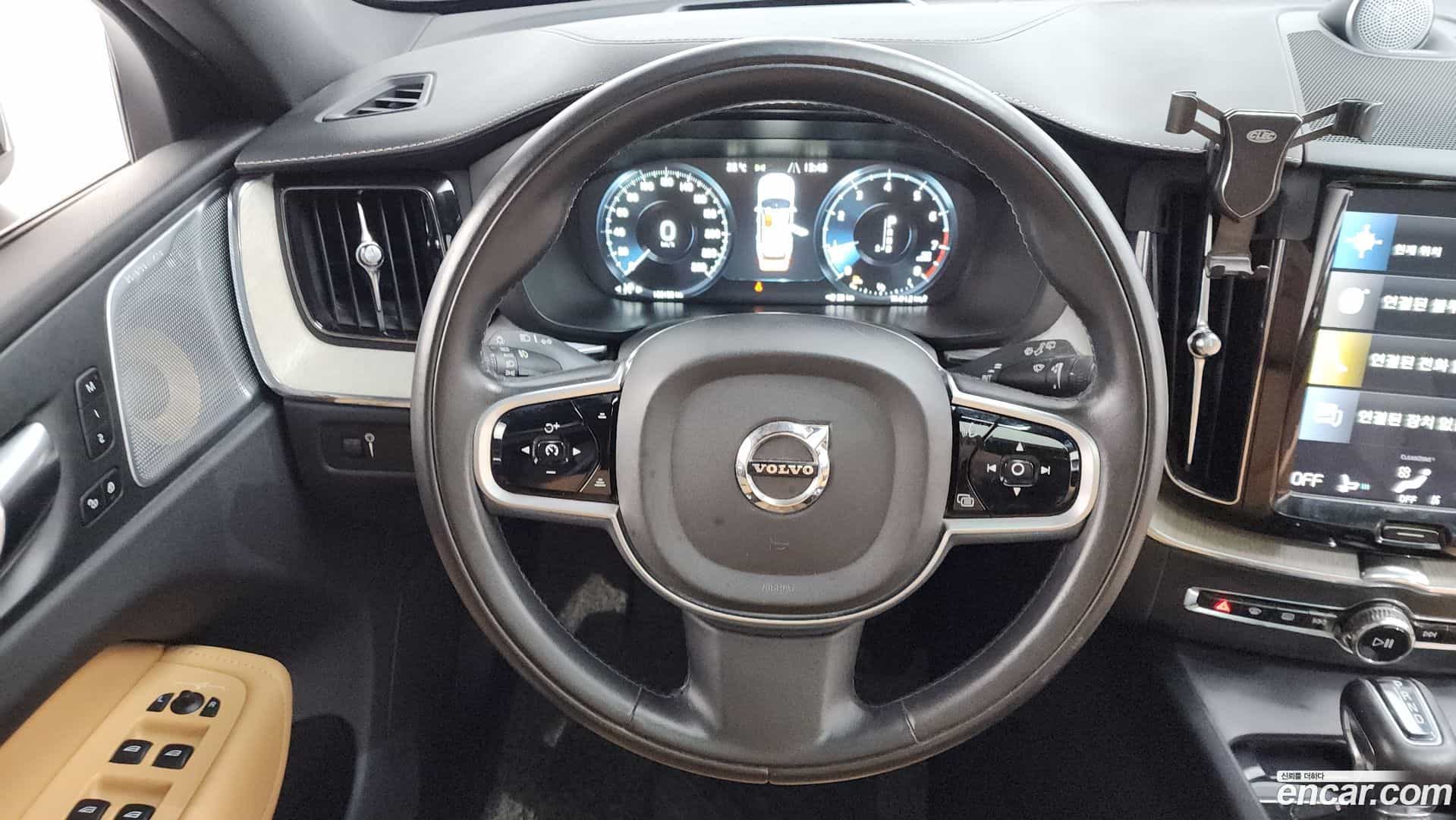 XC60 Volvo 2018.8-OPTION-018