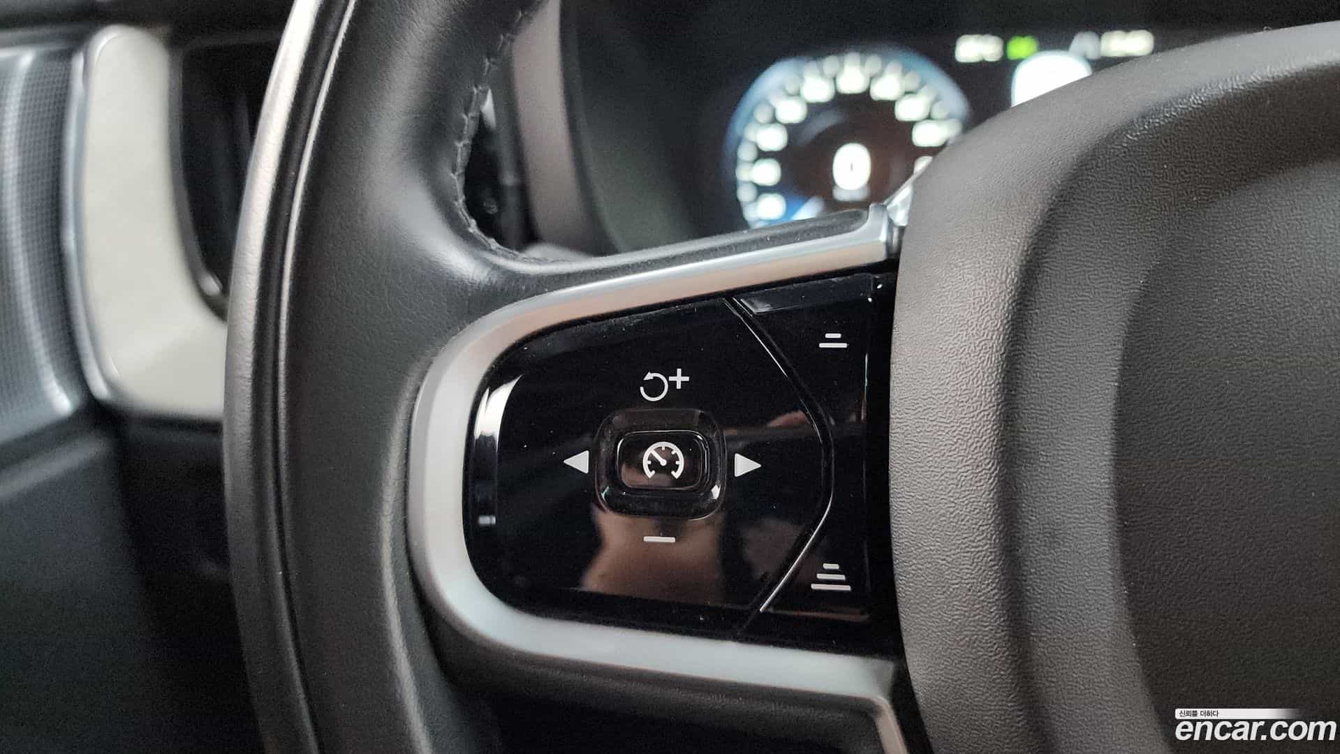 XC60 Volvo 2018.8-OPTION-020