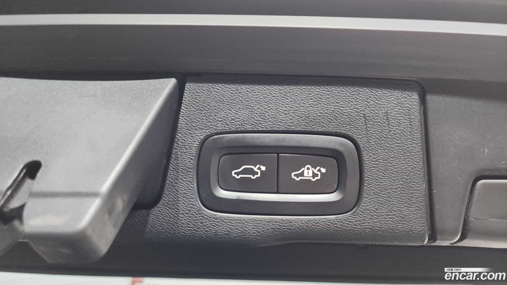XC60 Volvo 2018.8-OPTION-022
