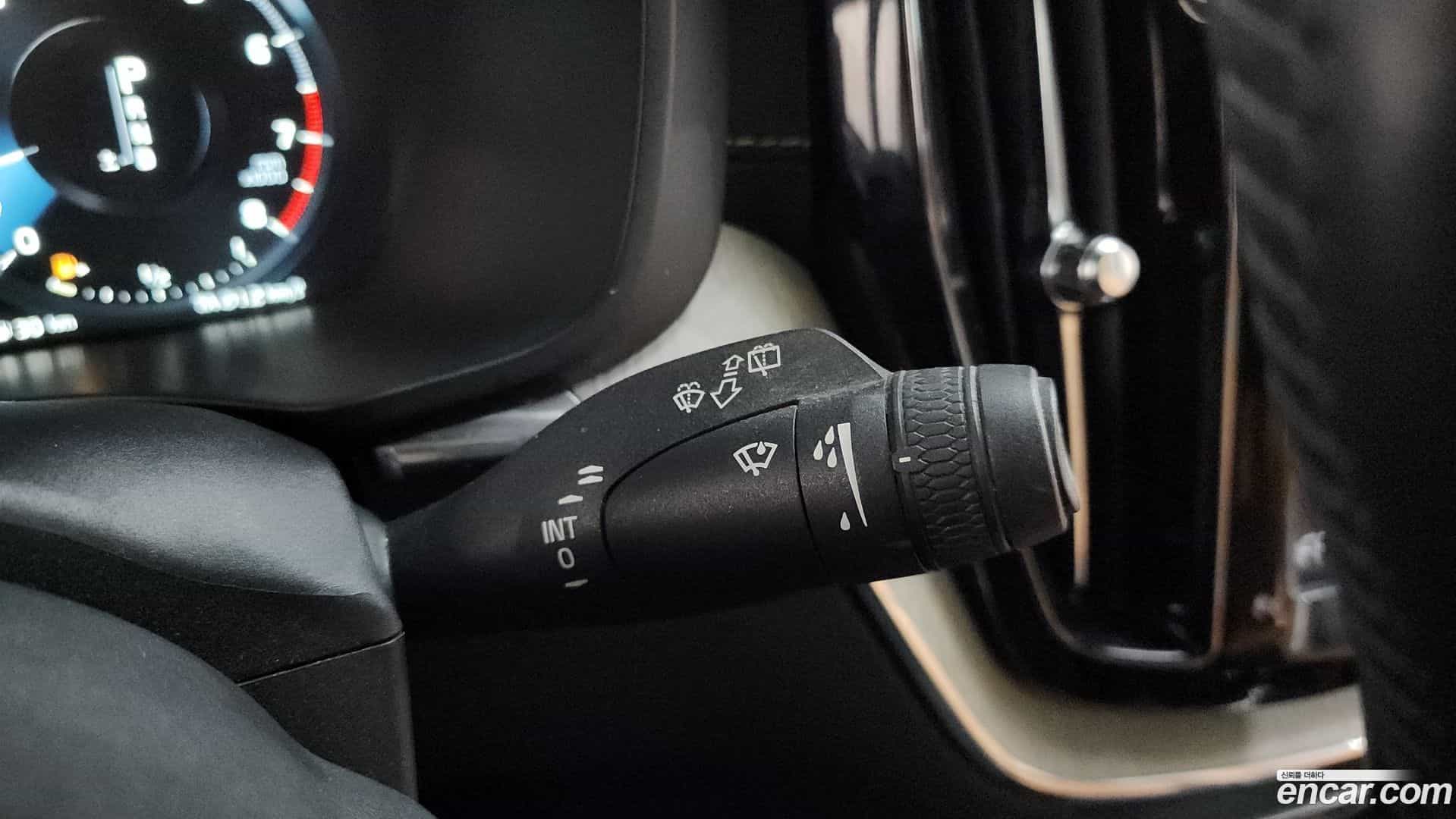 XC60 Volvo 2018.8-OPTION-040