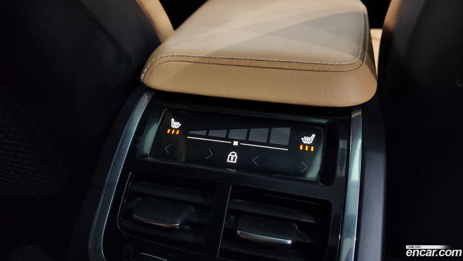 XC60 Volvo 2018.8-OPTION-044