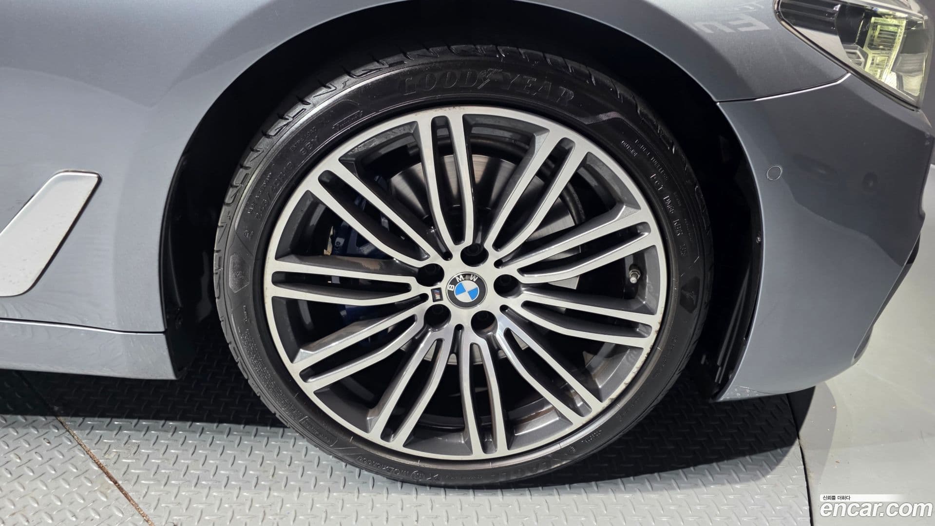Main__Slider__Photo:5-Series BMW 2019.3-20