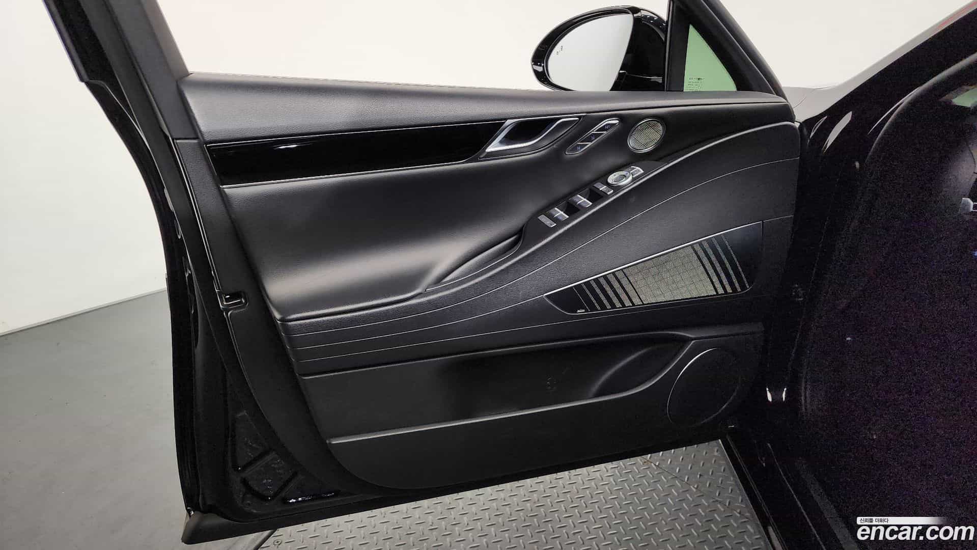 G80 Genesis 2021.2-INNER-034