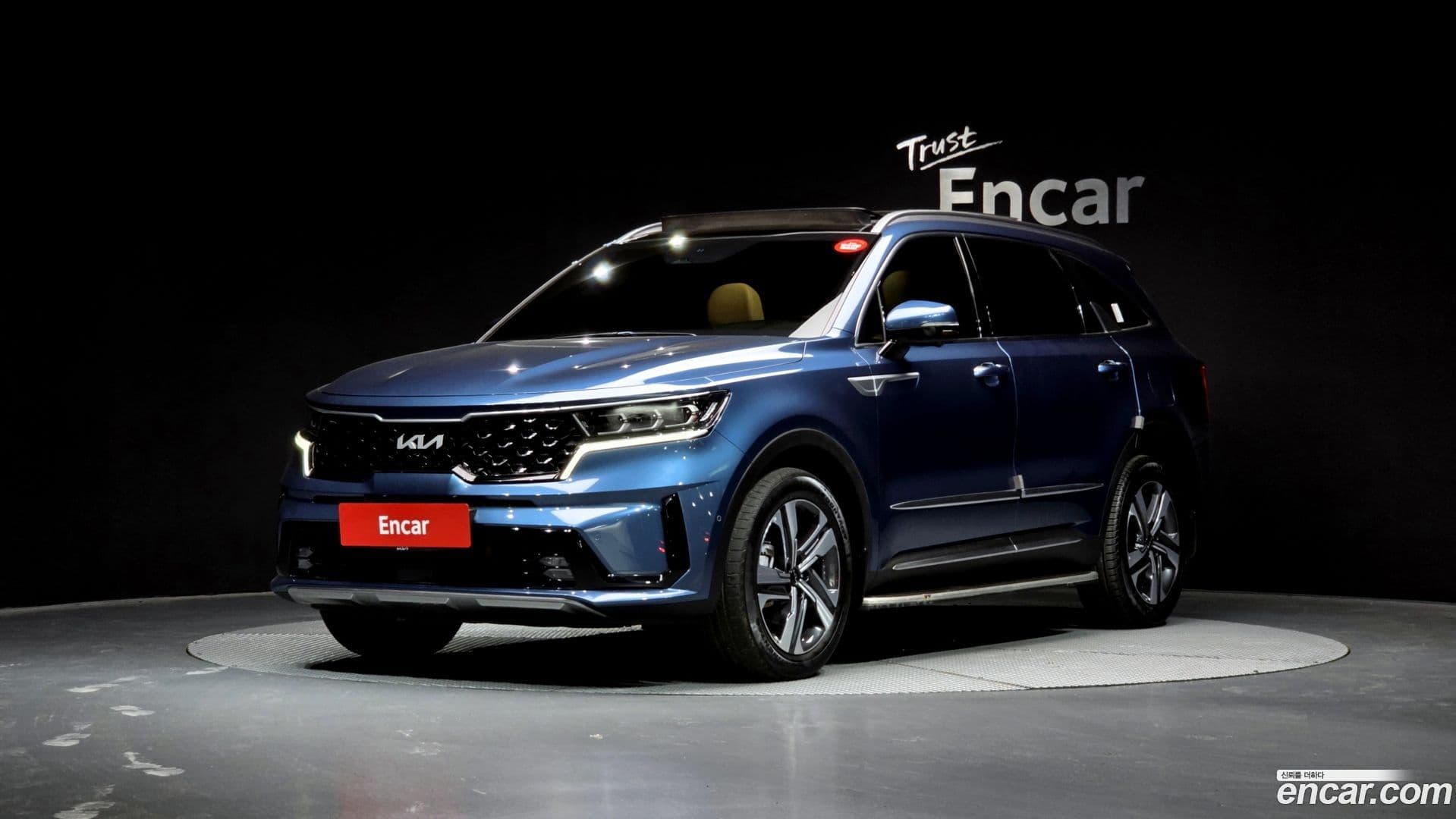 Main__Slider__Photo:Sorento Kia 2021.10-0