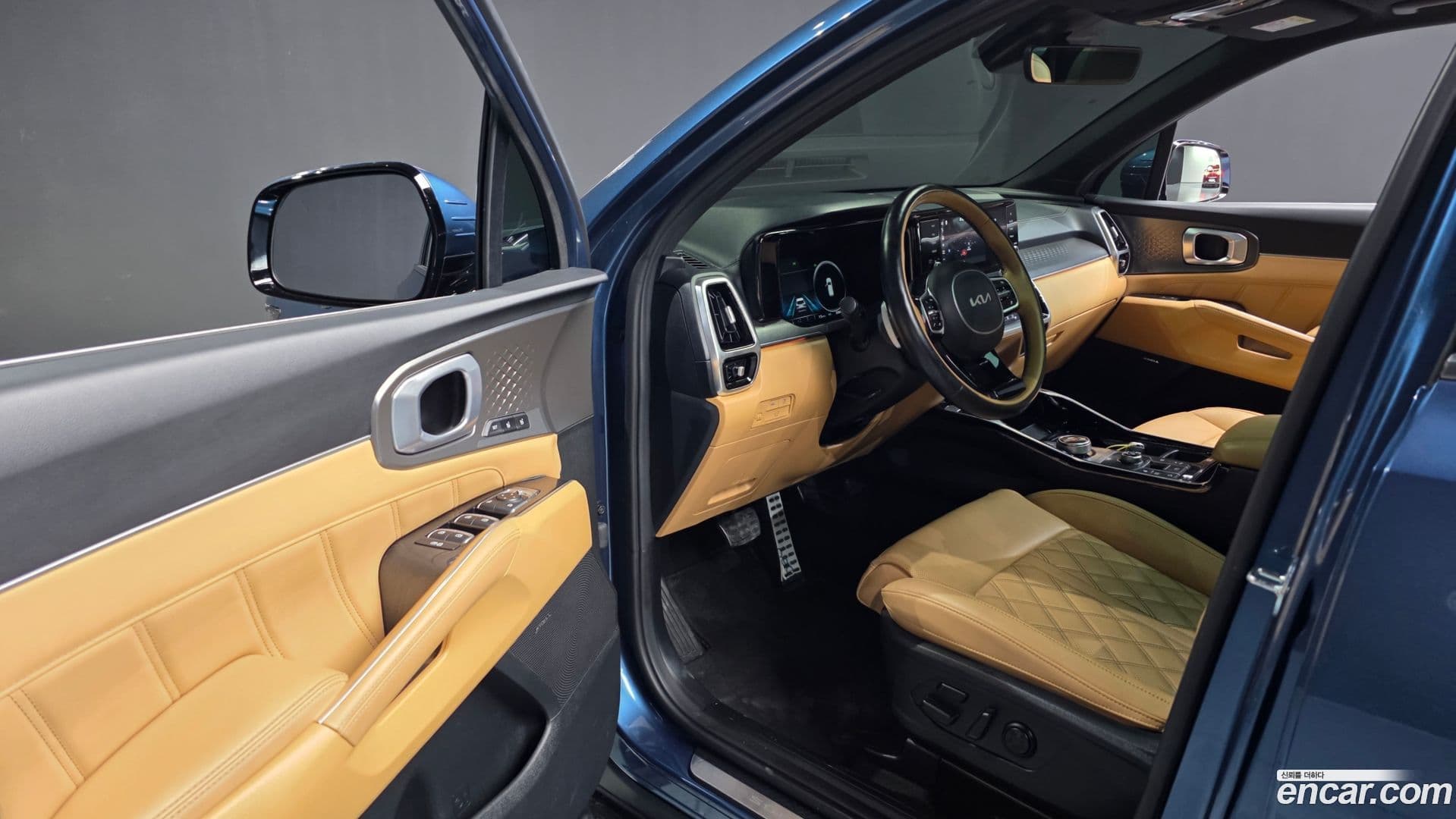 Main__Slider__Photo:Sorento Kia 2021.10-9