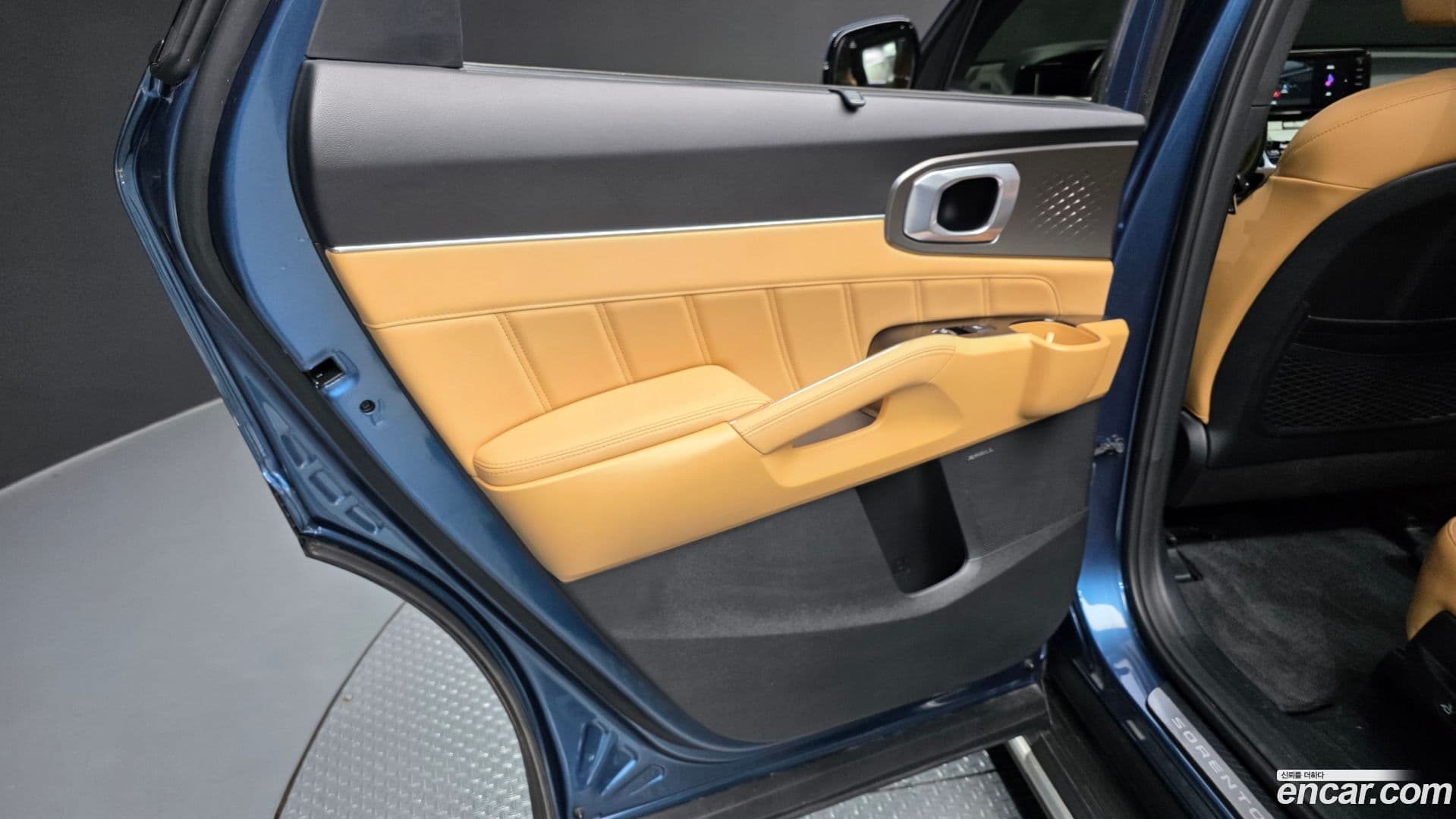Main__Slider__Photo:Sorento Kia 2021.10-24