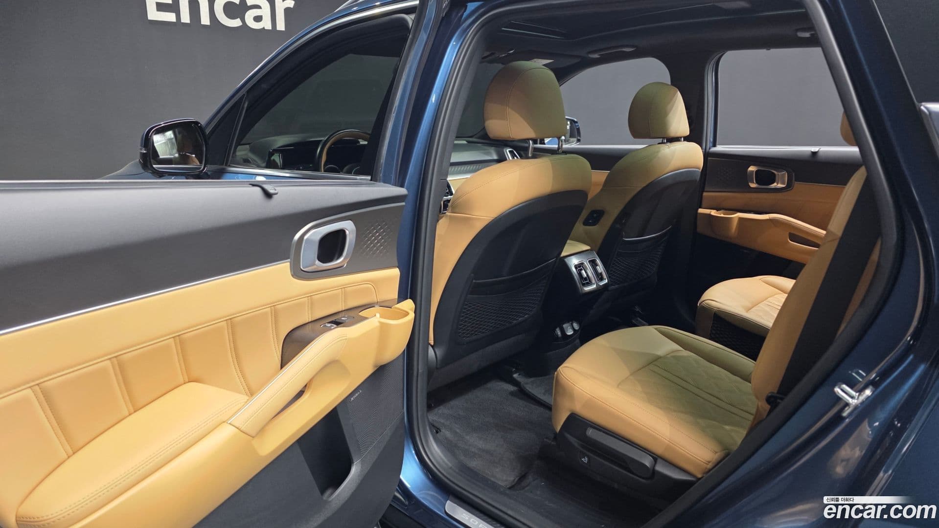 Main__Slider__Photo:Sorento Kia 2021.10-25