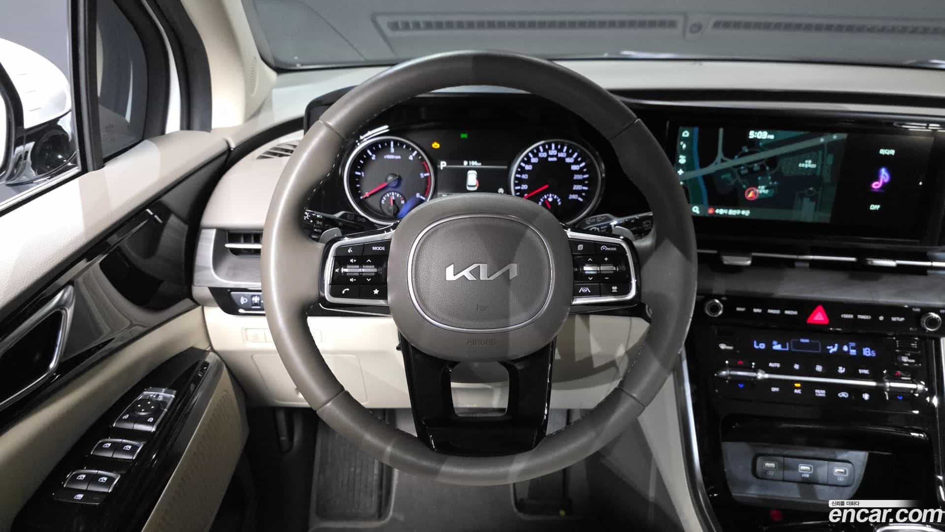 Canival Kia 2023.6-OPTION-017