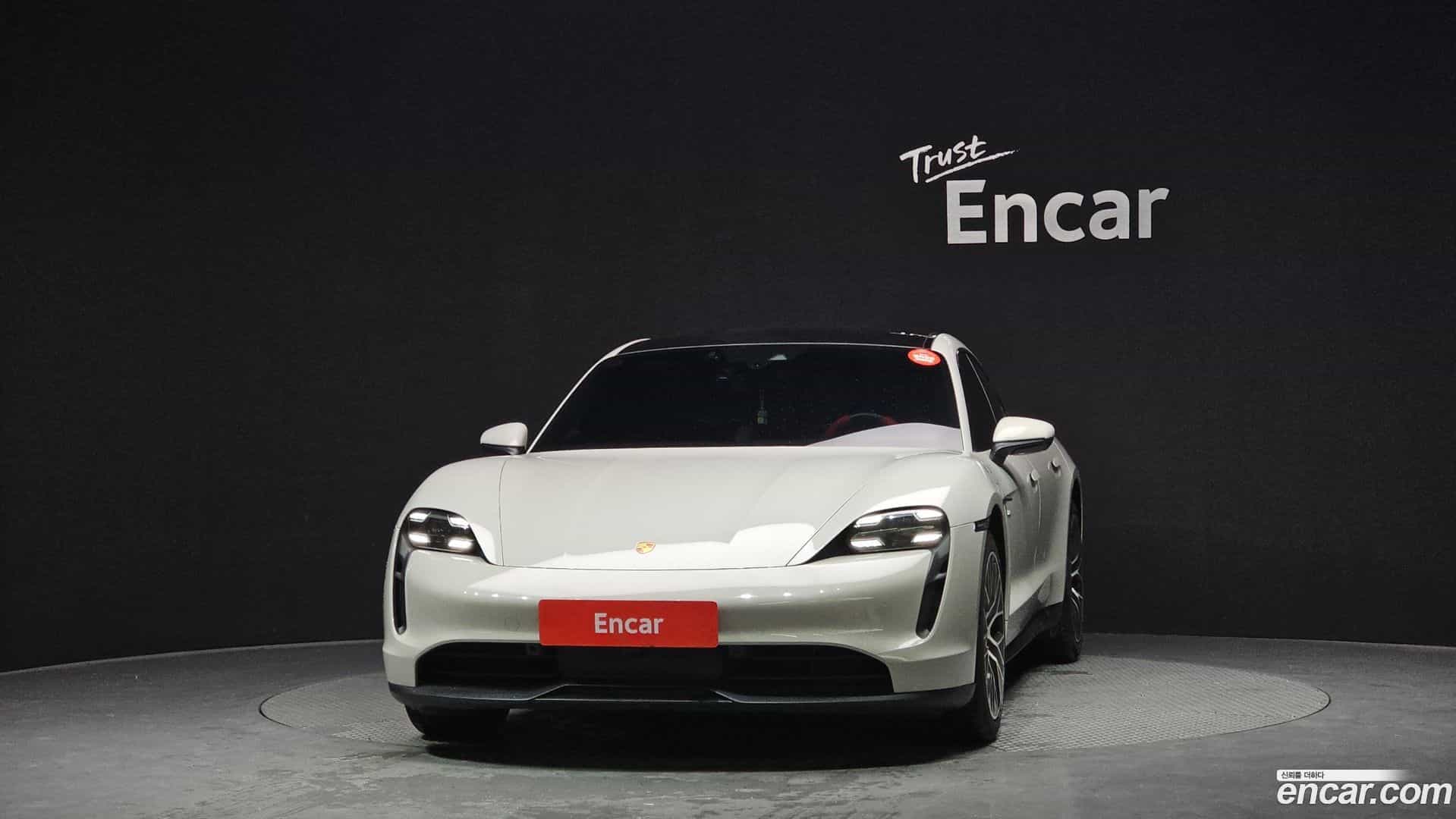 Taycan Porsche 2021.0-OUTER-003