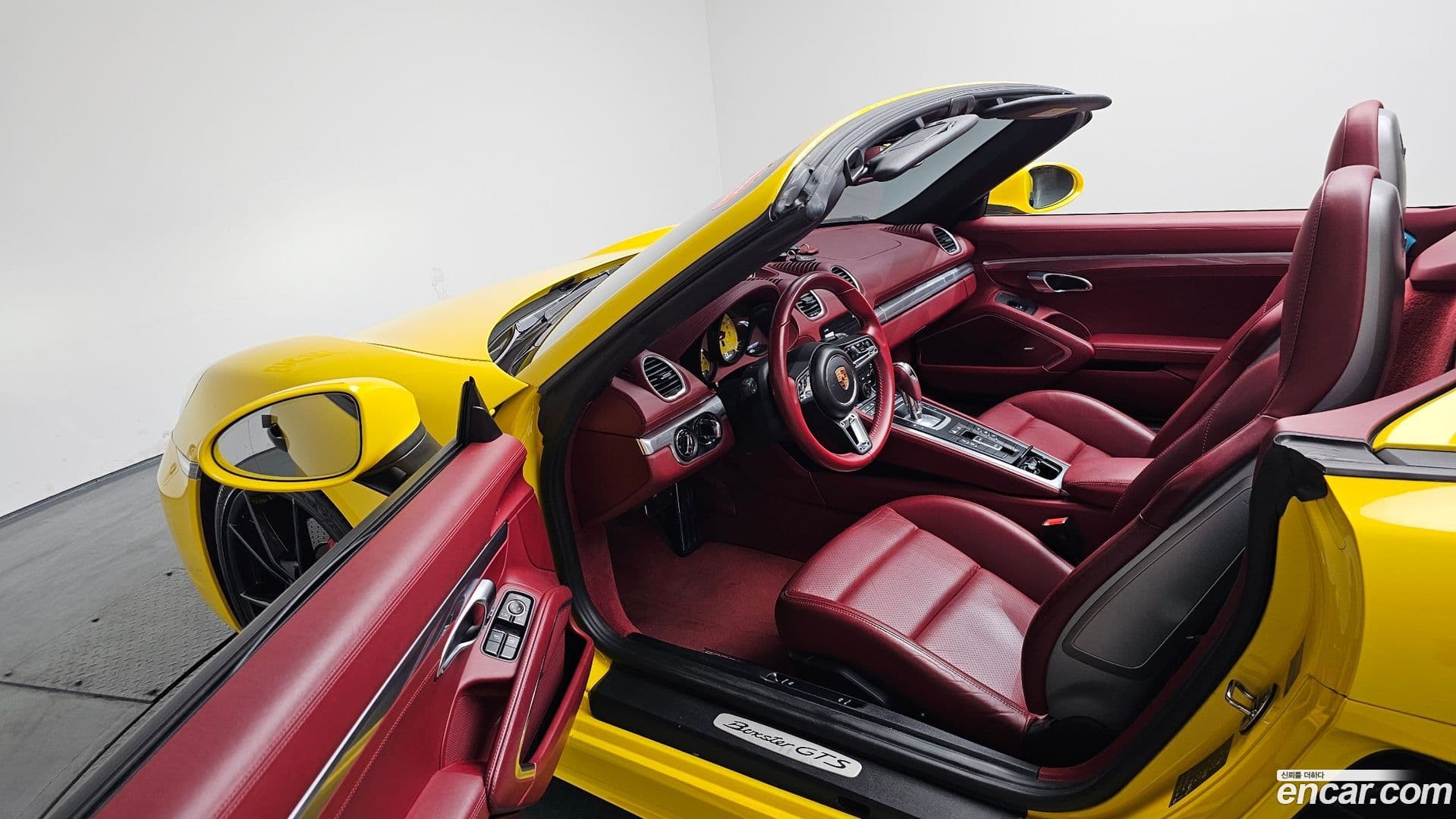 Main__Slider__Photo:718 Porsche 2019.7-9