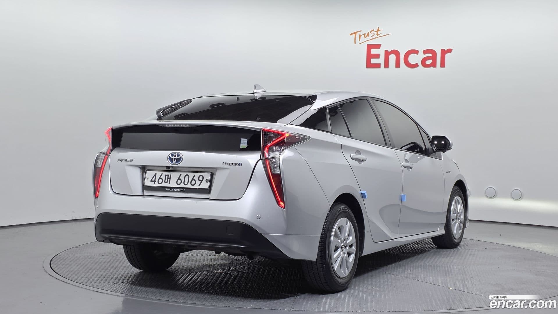 Main__Slider__Photo:Prius Toyota 2018.6-1
