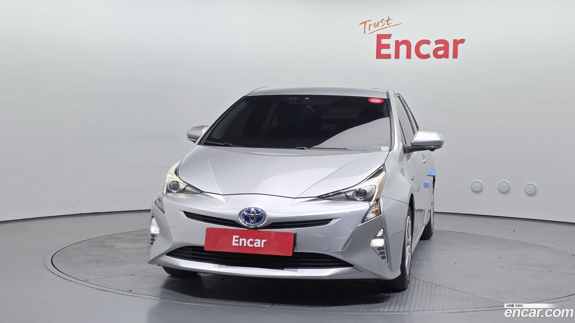 Main__Slider__Photo:Prius Toyota 2018.6-2