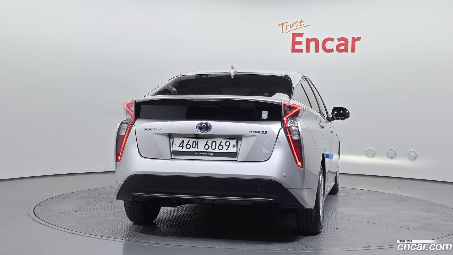 Main__Slider__Photo:Prius Toyota 2018.6-3