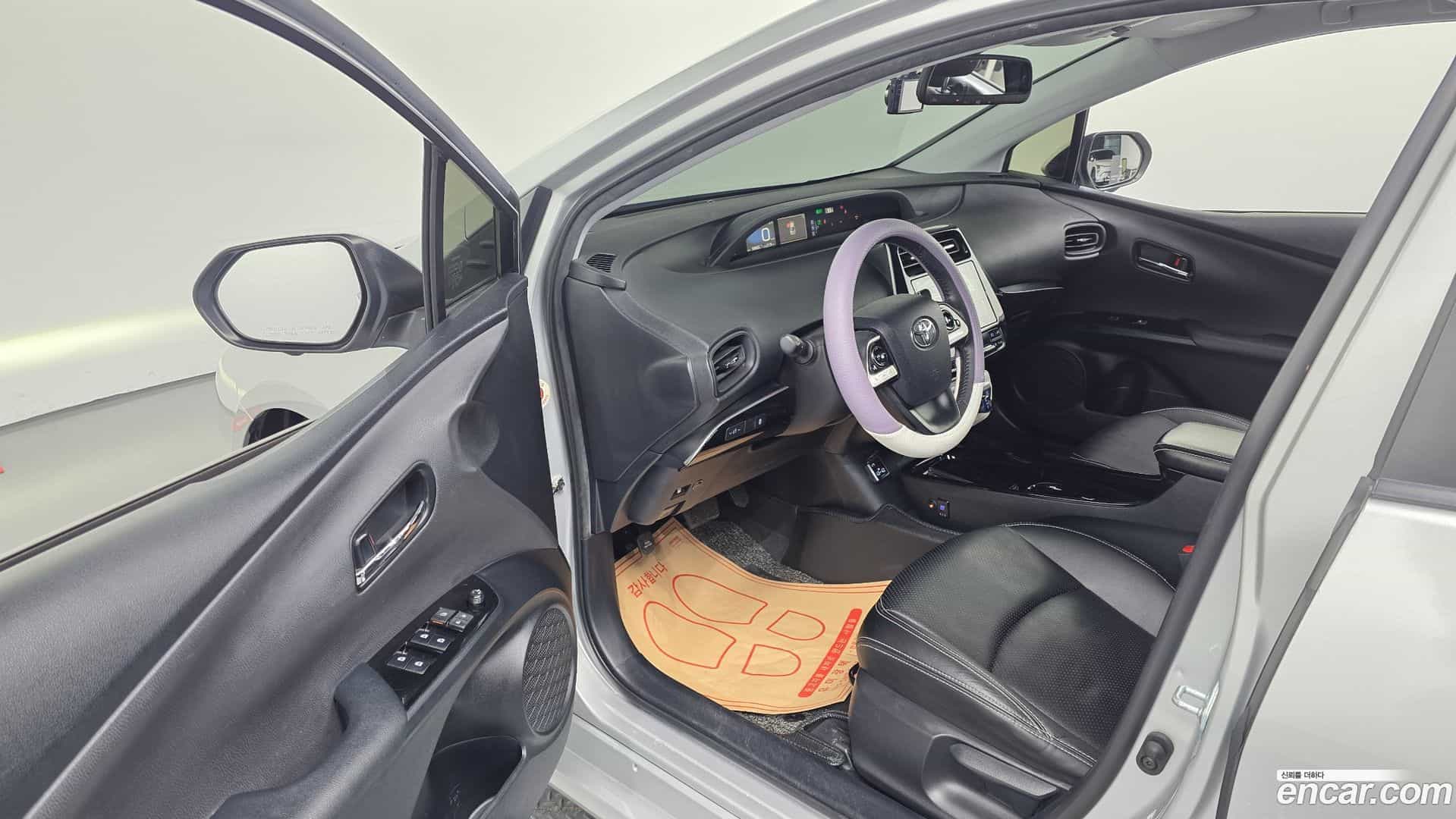 Prius Toyota 2018.6-INNER-010