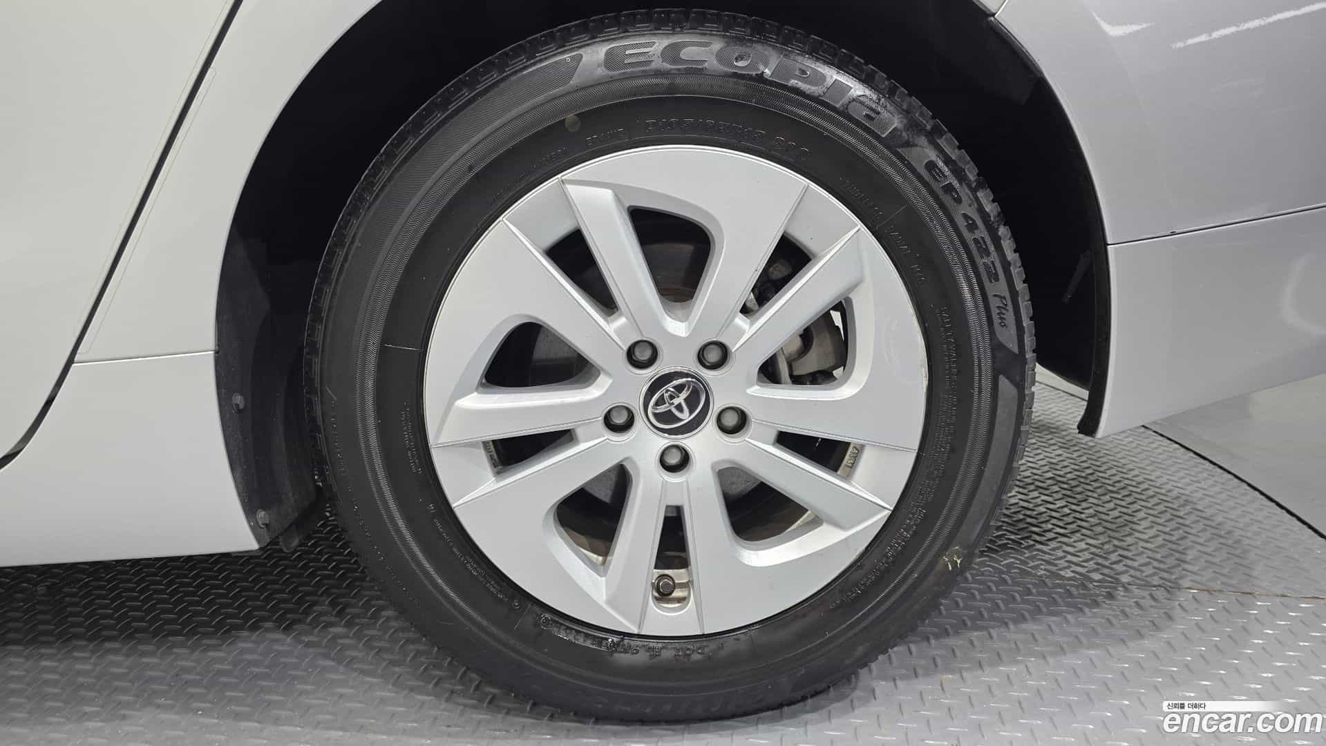 Prius Toyota 2018.6-OUTER-031