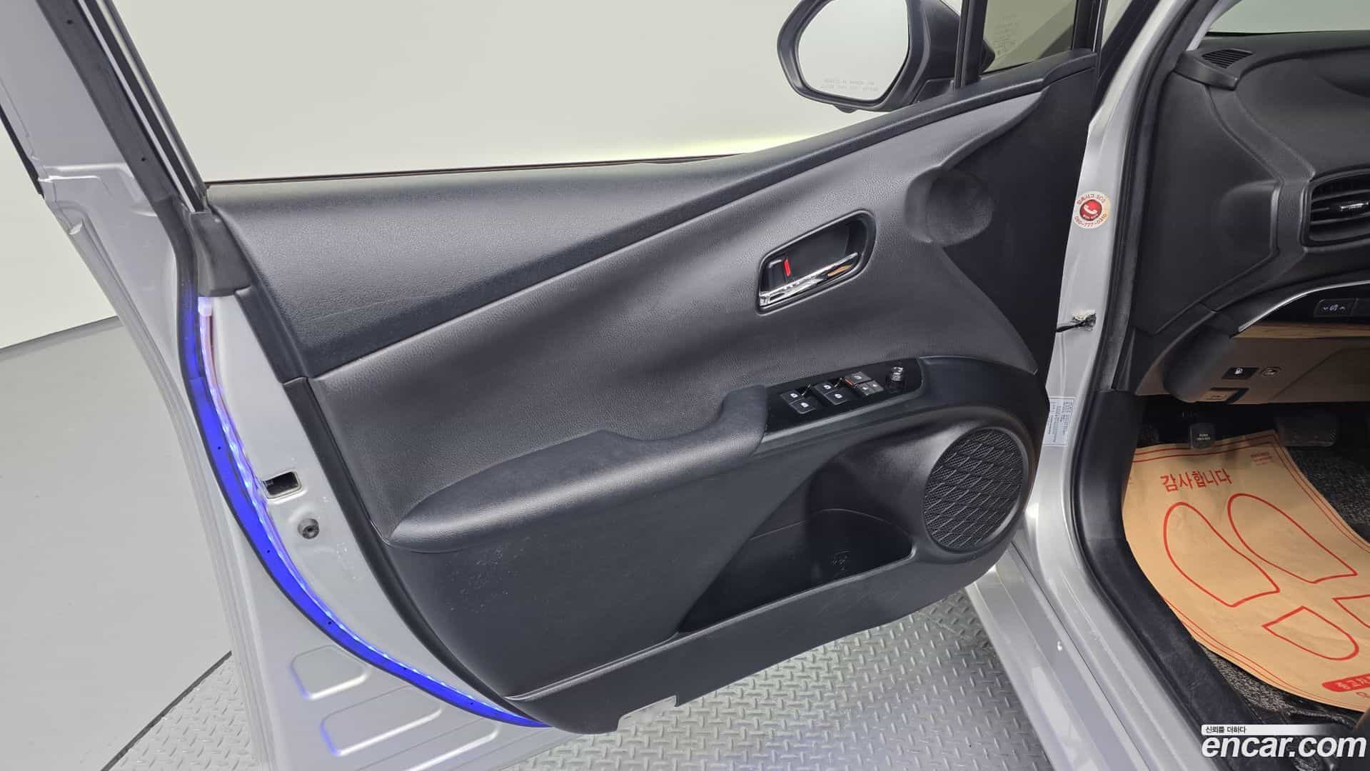 Prius Toyota 2018.6-INNER-034