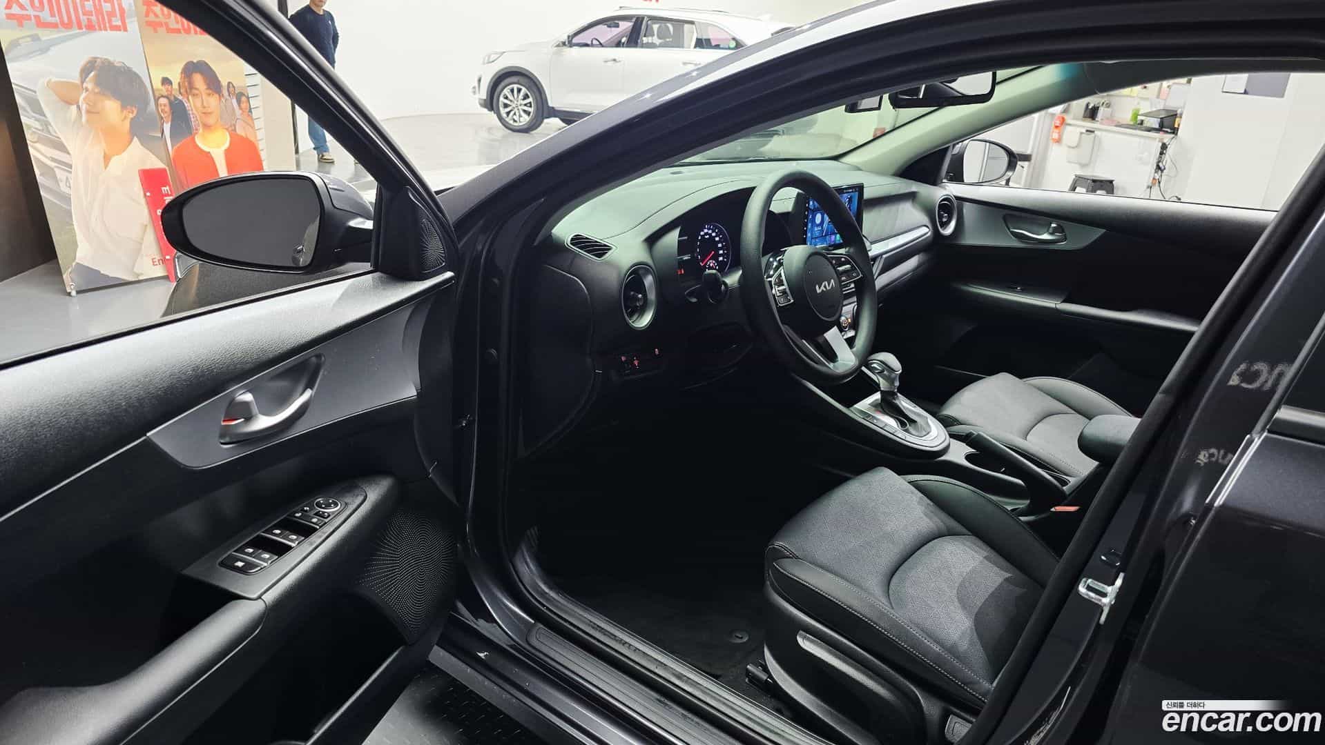 K3 Kia 2023.1-INNER-010
