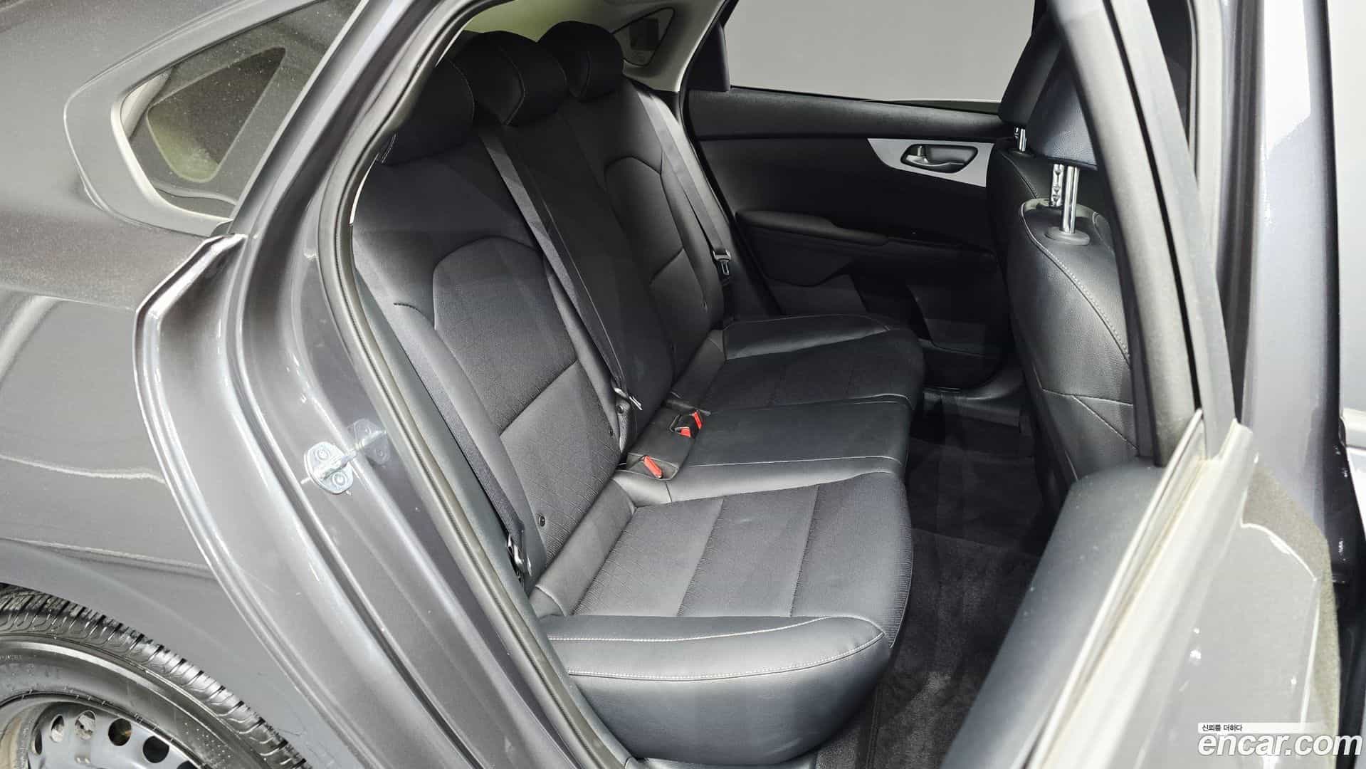 K3 Kia 2023.1-INNER-036