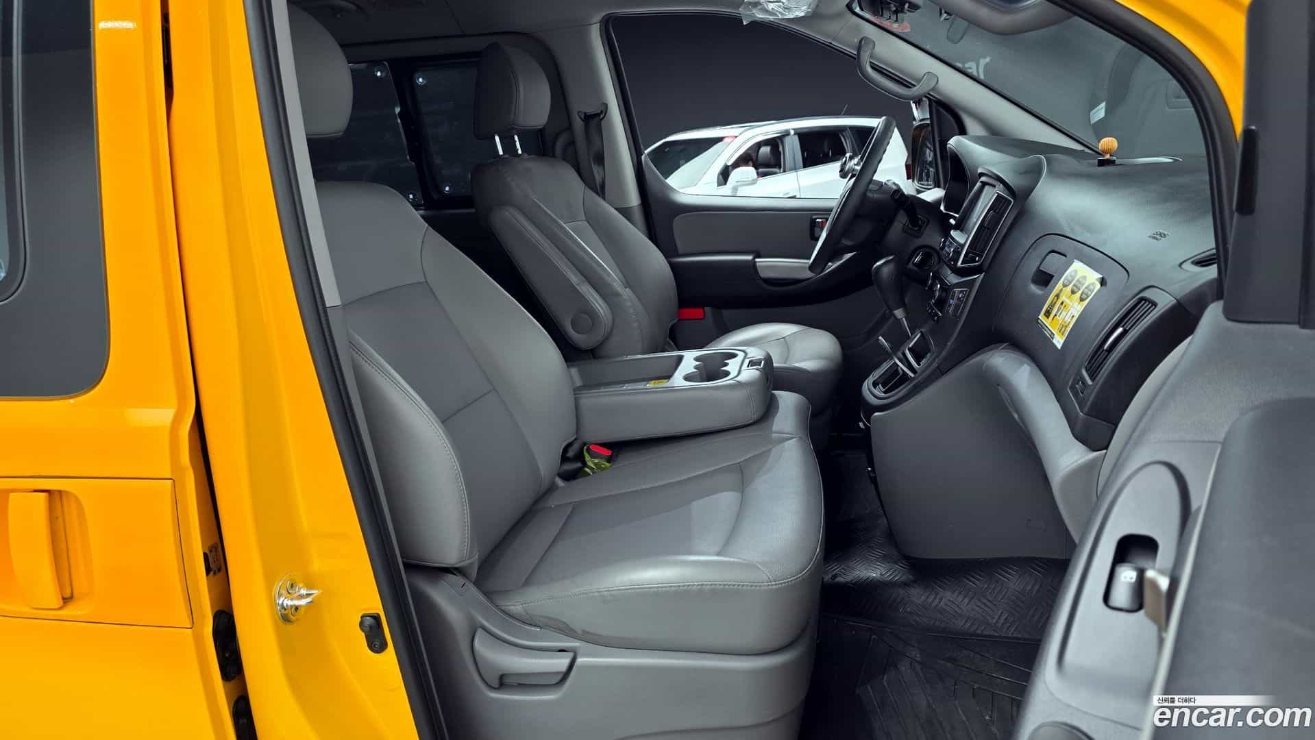 Starex Hyundai 2020.5-OPTION-015