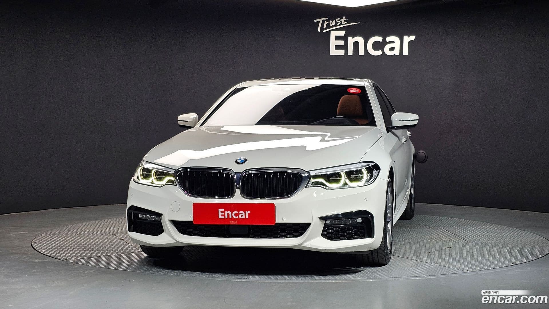 Main__Slider__Photo:5-Series BMW 2017.8-2