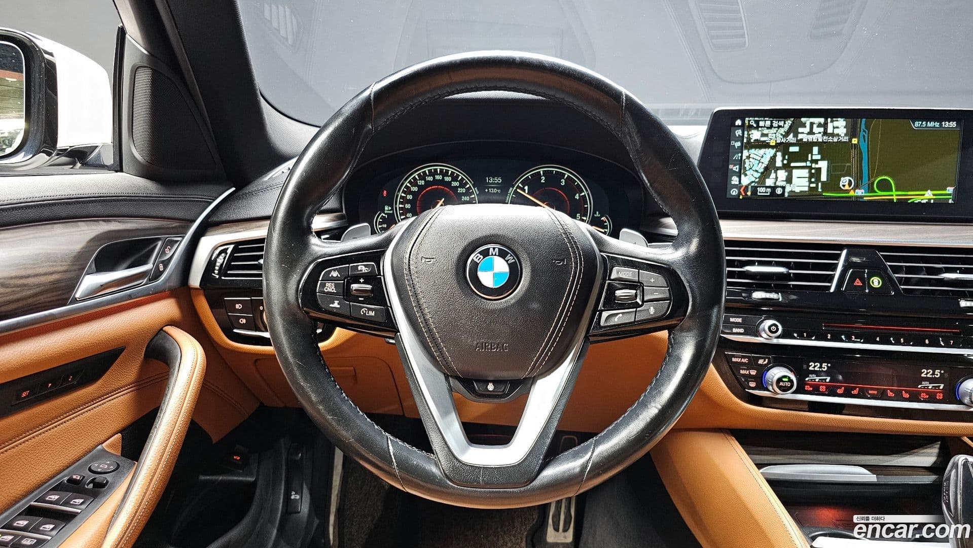 Main__Slider__Photo:5-Series BMW 2017.8-11