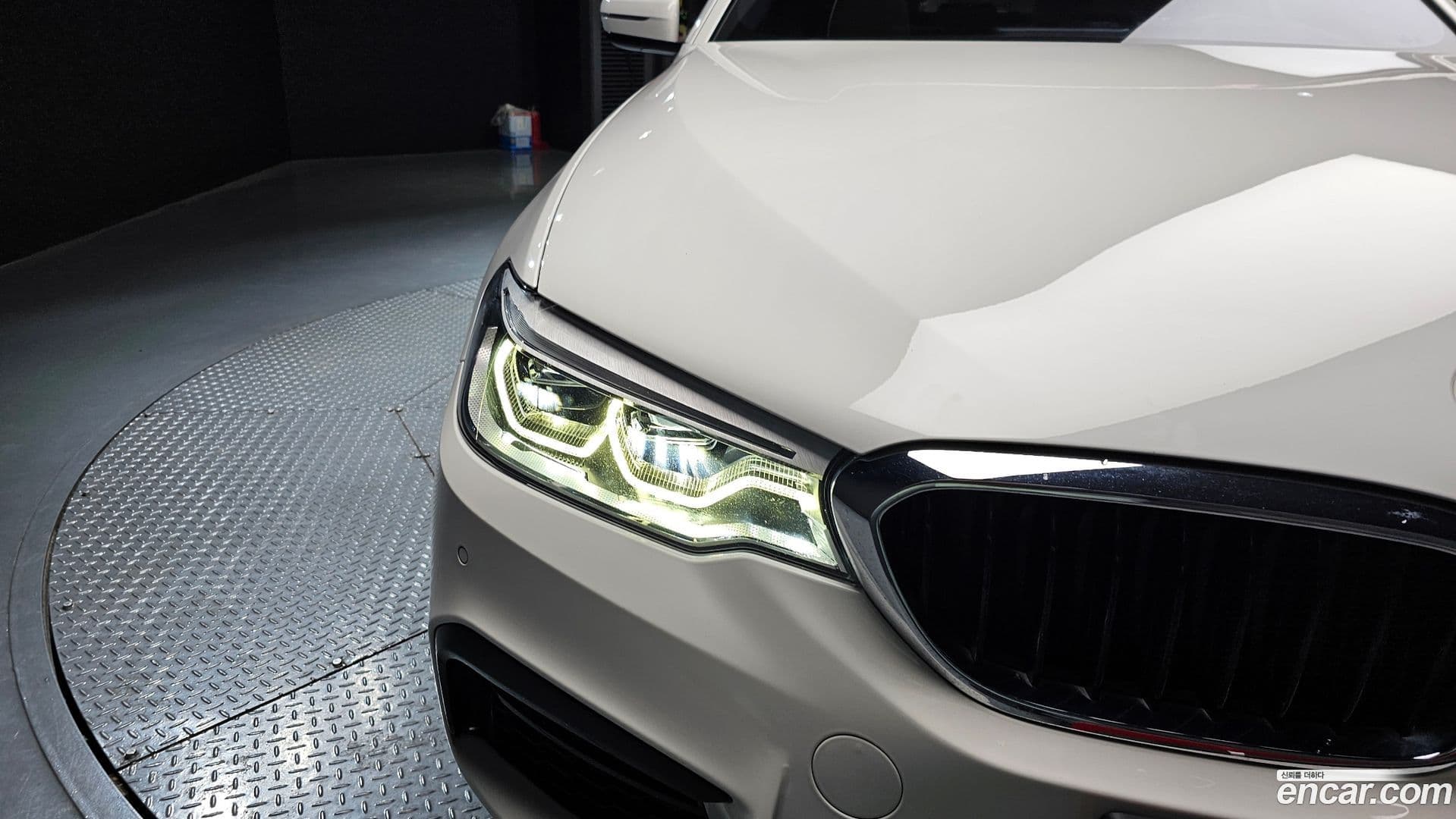 Main__Slider__Photo:5-Series BMW 2017.8-21